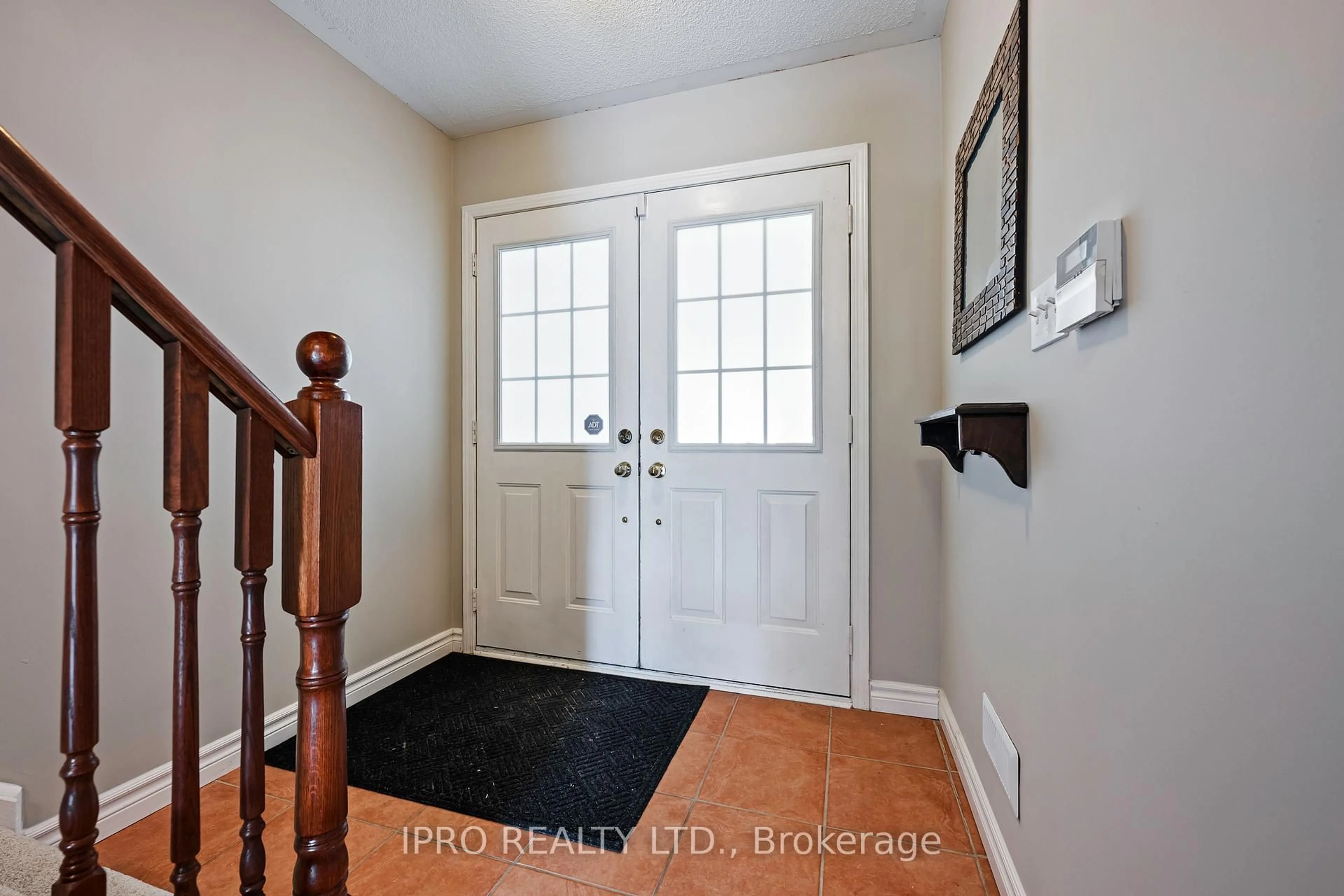 Indoor entryway for 271 Richvale Dr #70, Brampton Ontario L6Z 4W7