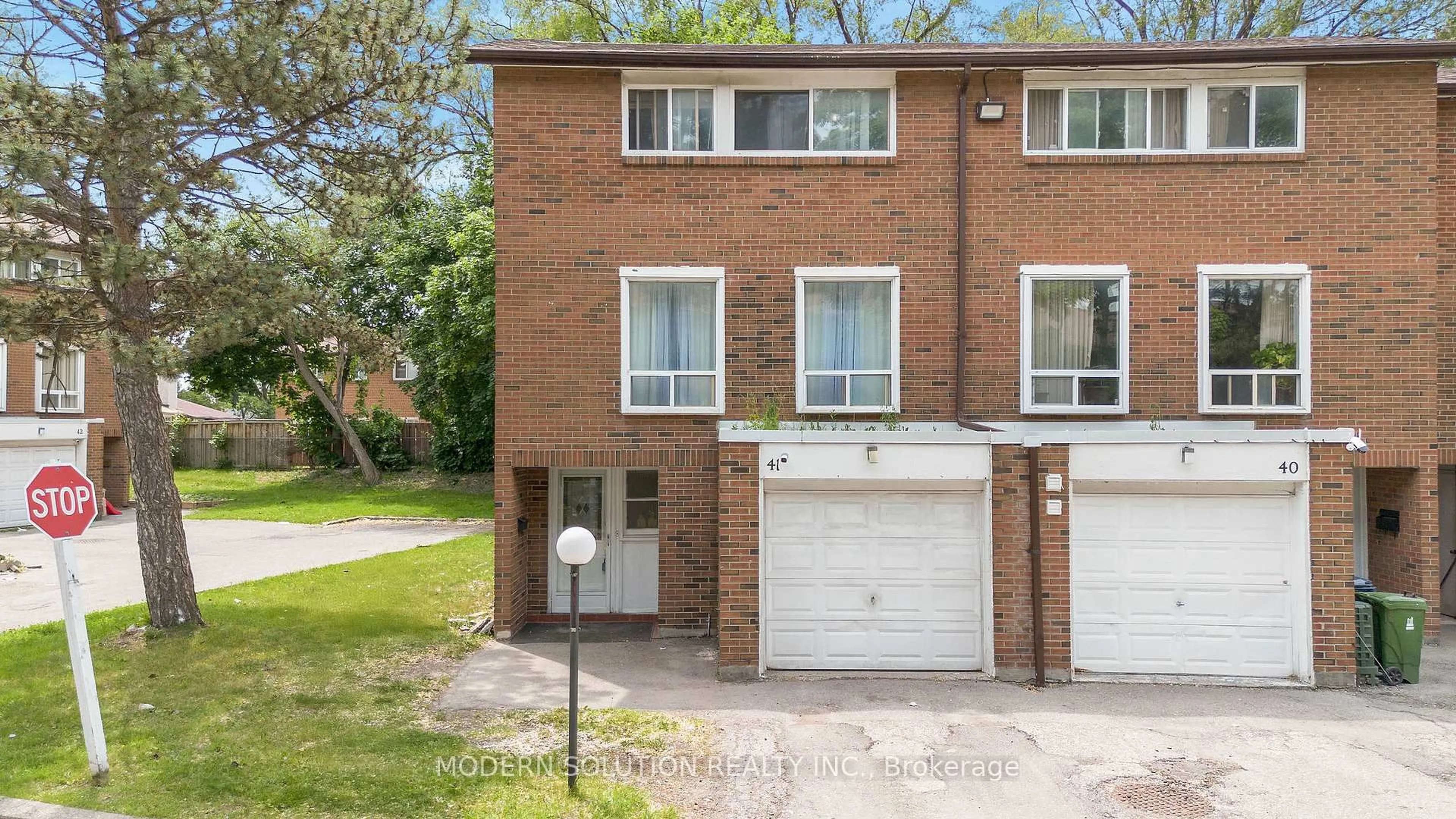 Home with brick exterior material, street for 1559 Albion Rd #41, Toronto Ontario M9V 1B2