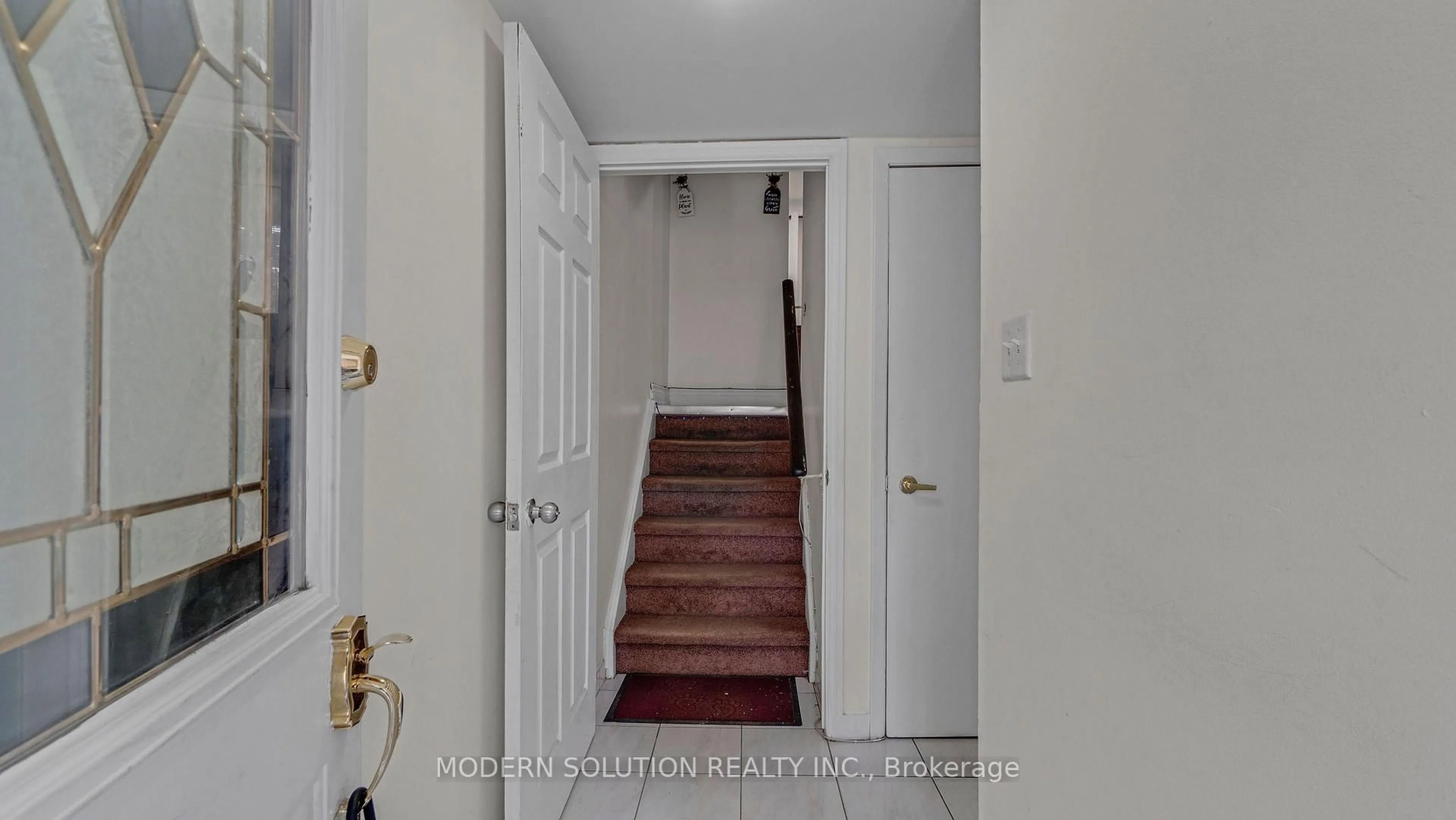 Indoor entryway for 1559 Albion Rd #41, Toronto Ontario M9V 1B2