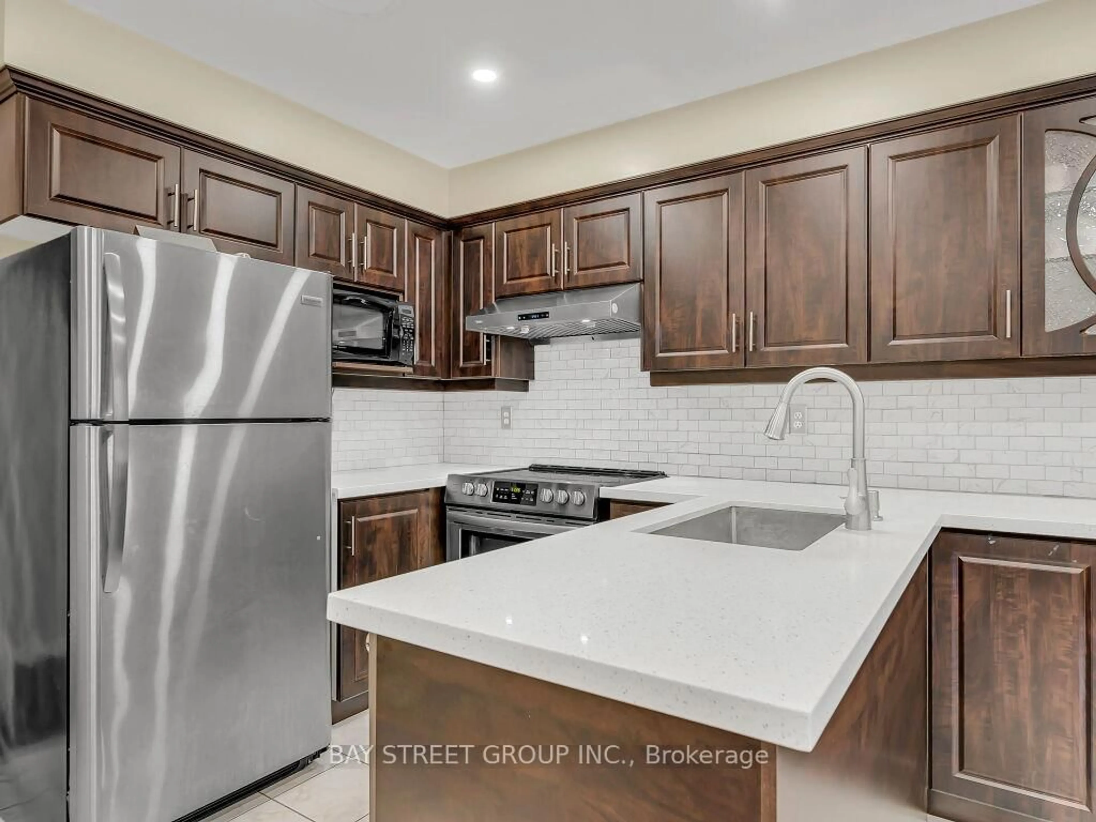 Unknown for 97 Quail Feather Cres, Brampton Ontario L6R 1S1