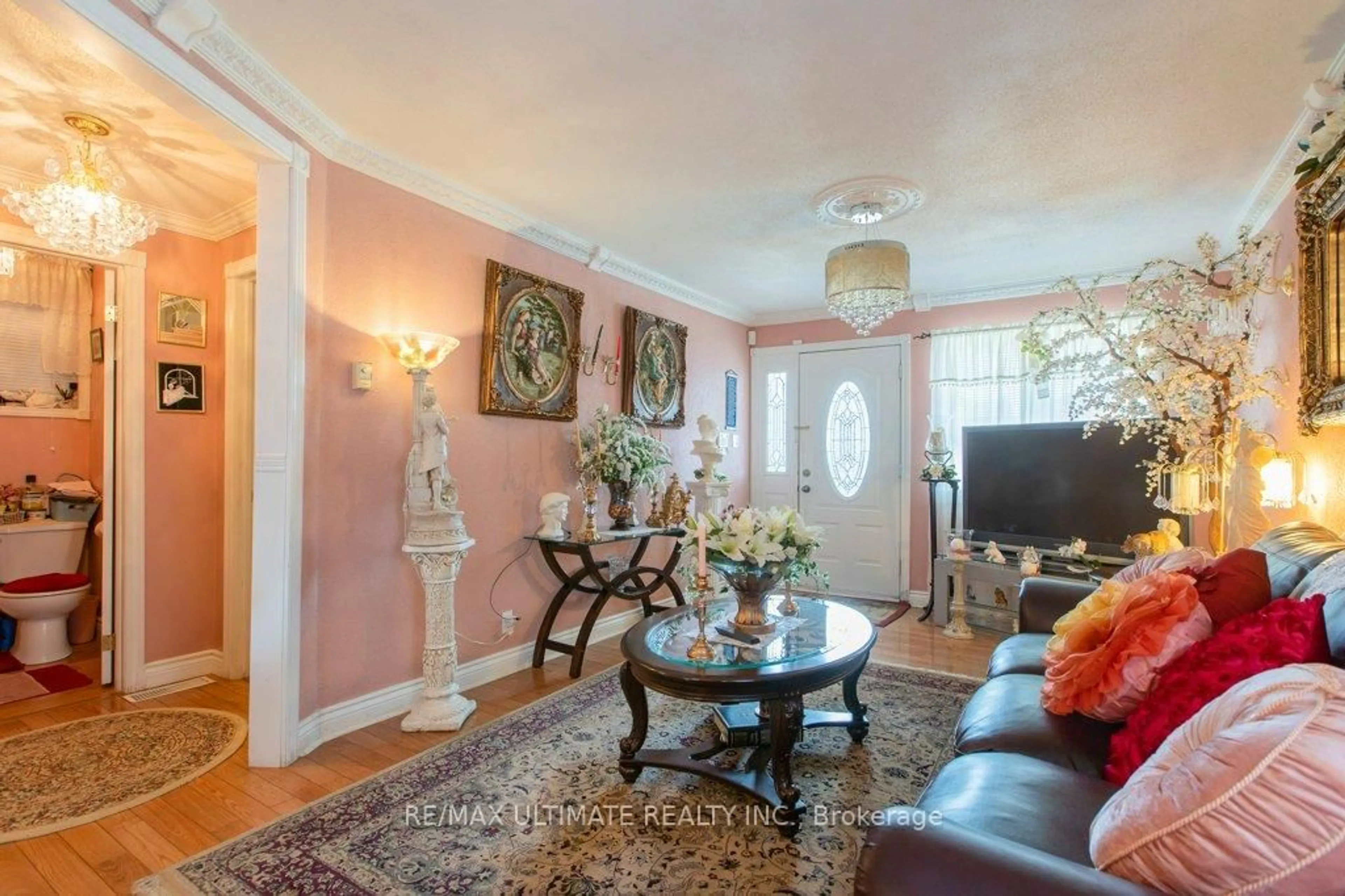 Living room with furniture, unknown for 110 Aileen Ave, Toronto Ontario M6M 1E9