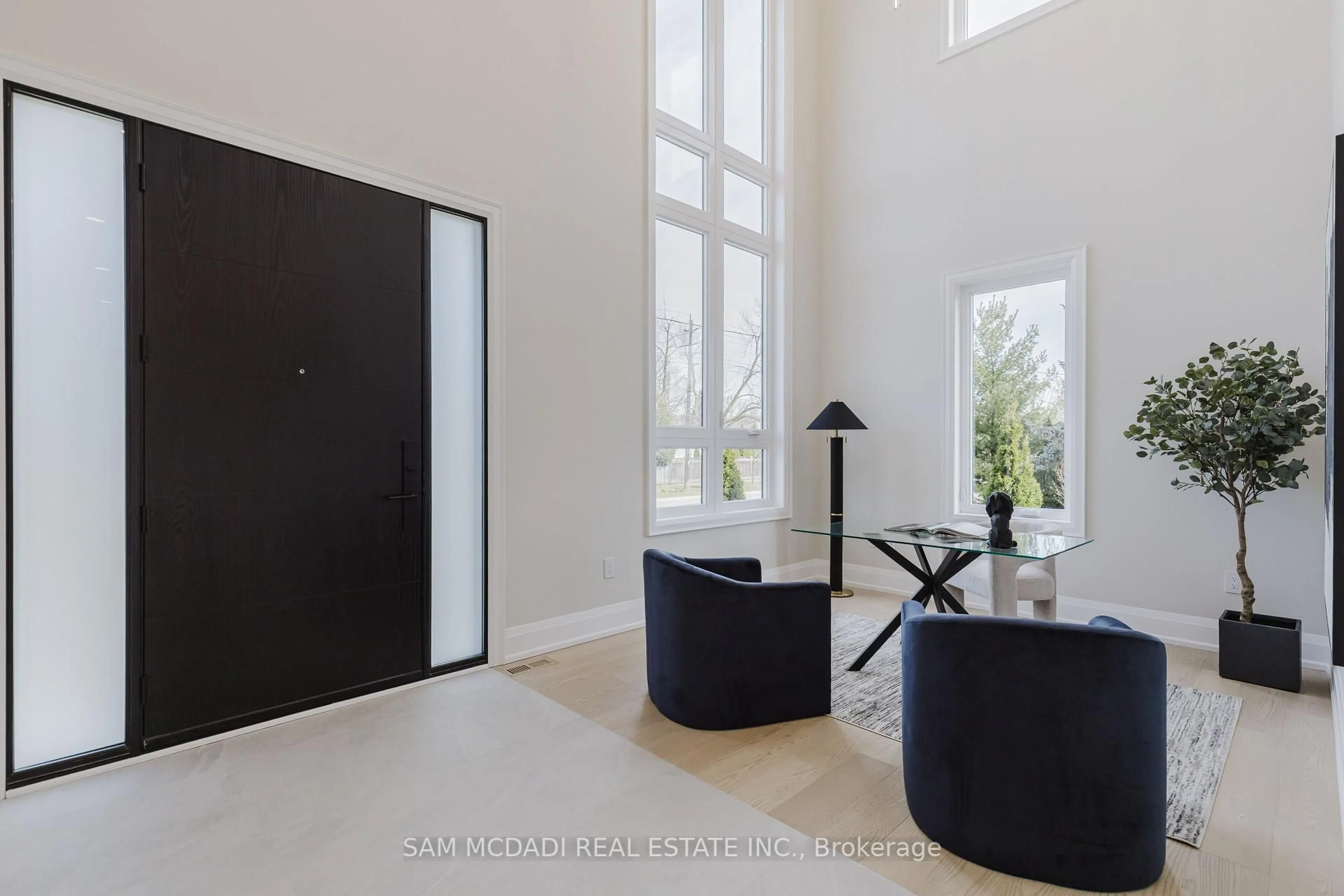 Indoor entryway for 2346 Rebecca St, Oakville Ontario L6L 2A9
