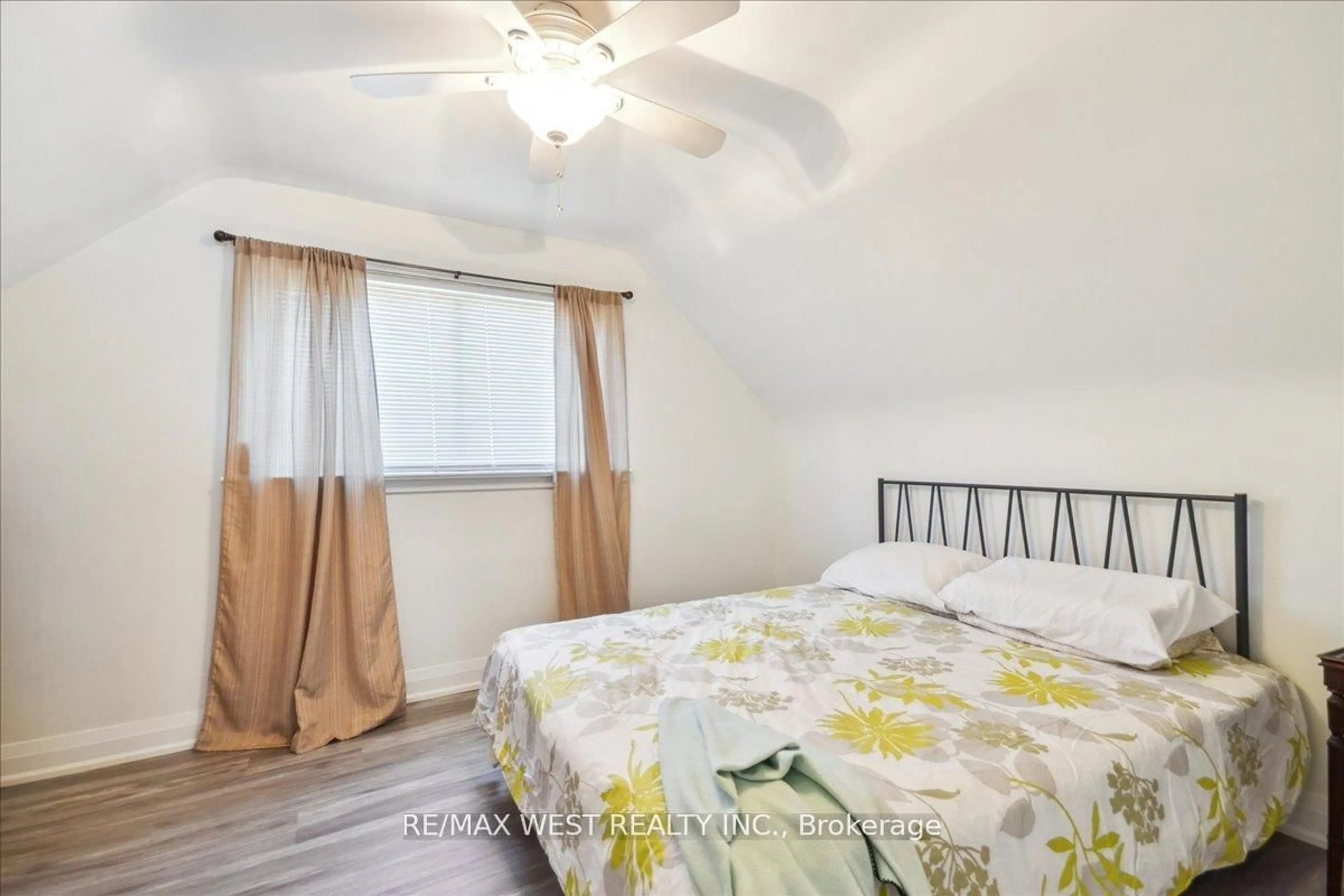 Bedroom with bed, unknown for 1 Huntsmoor Rd, Toronto Ontario M9W 3R4