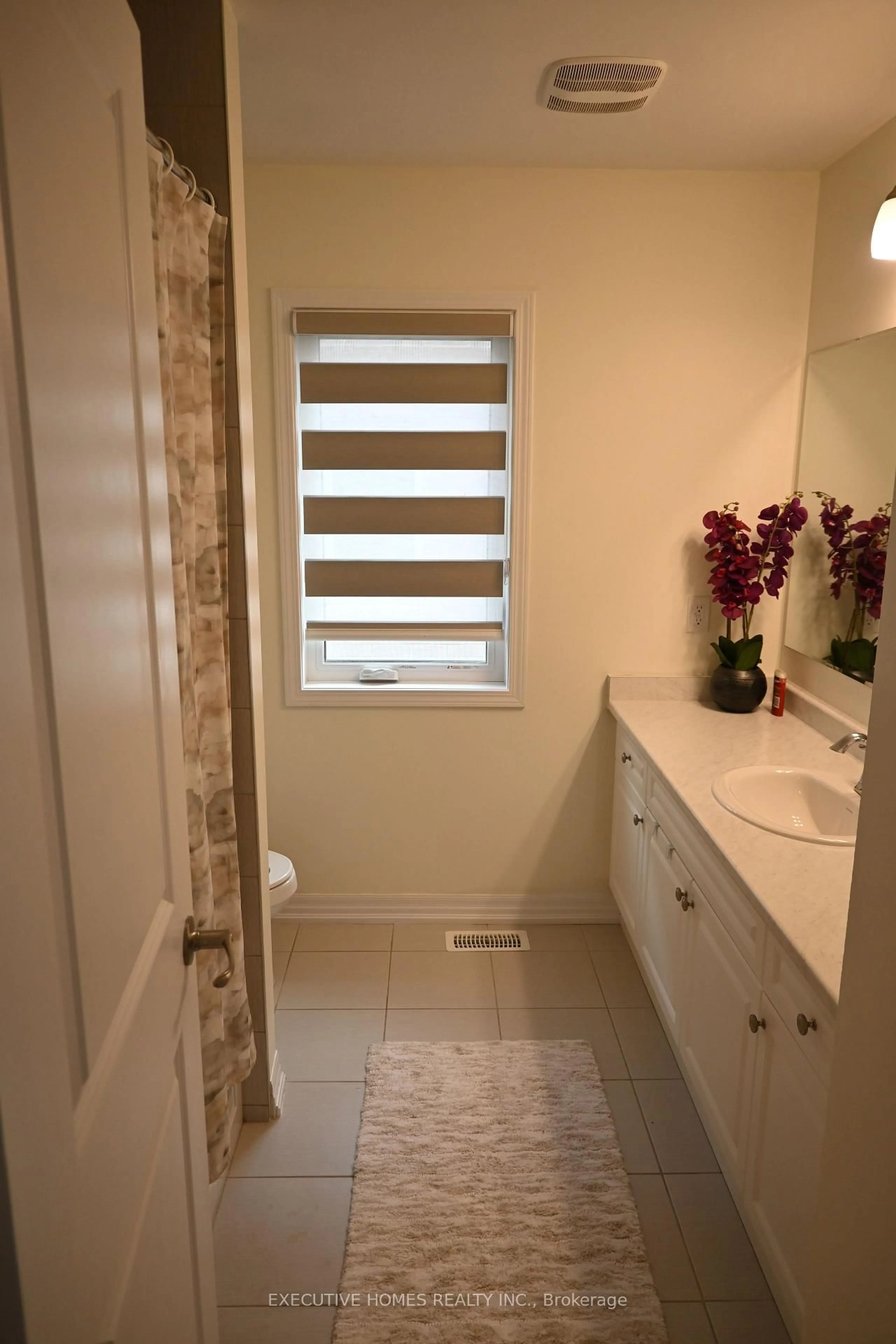 Contemporary bathroom, ceramic/tile floor for 3461 Eternity Way, Oakville Ontario L6H 0Y2