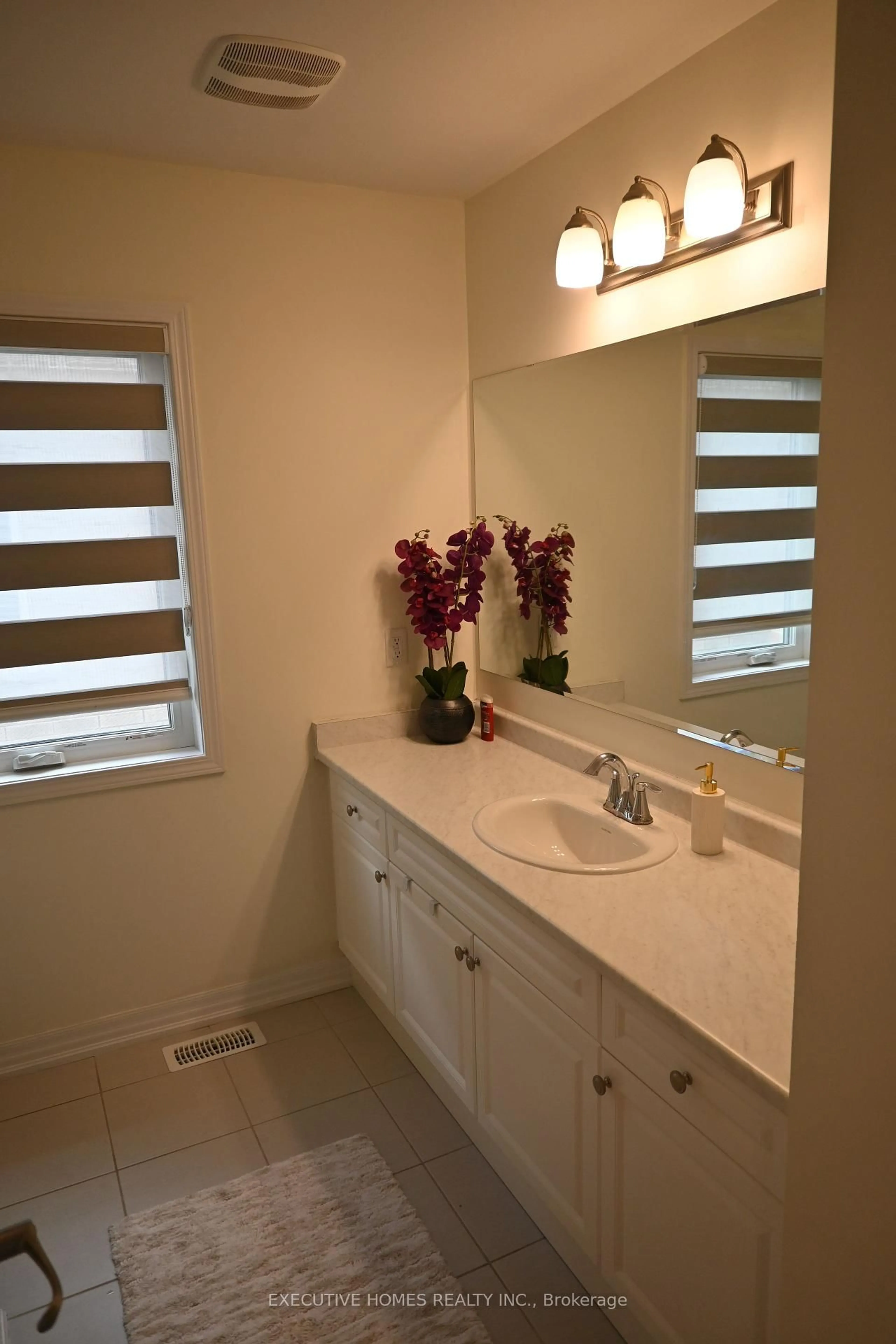 Contemporary bathroom, ceramic/tile floor for 3461 Eternity Way, Oakville Ontario L6H 0Y2