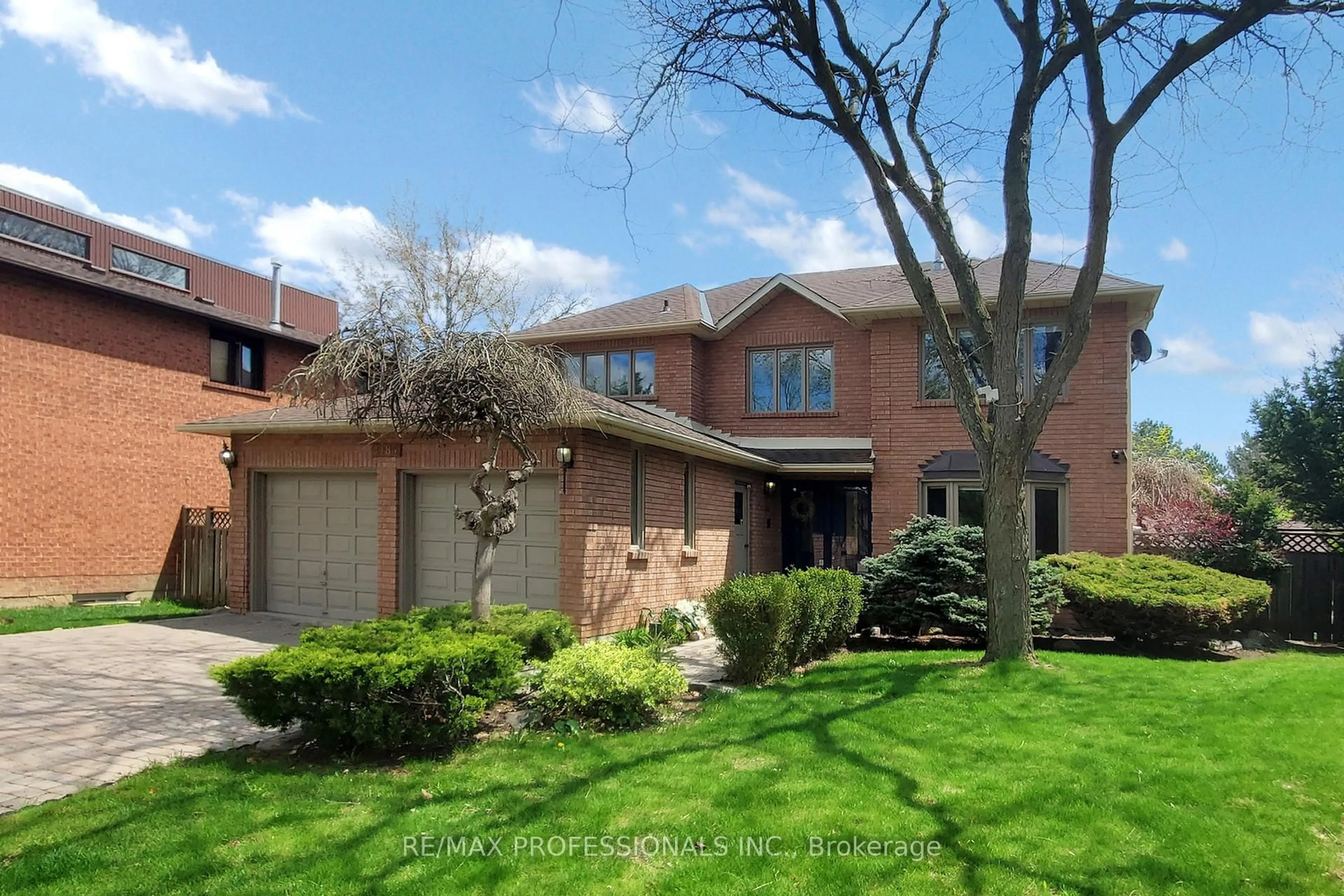 Home with brick exterior material, street for 4183 Renoak Crt, Mississauga Ontario L5C 4K3