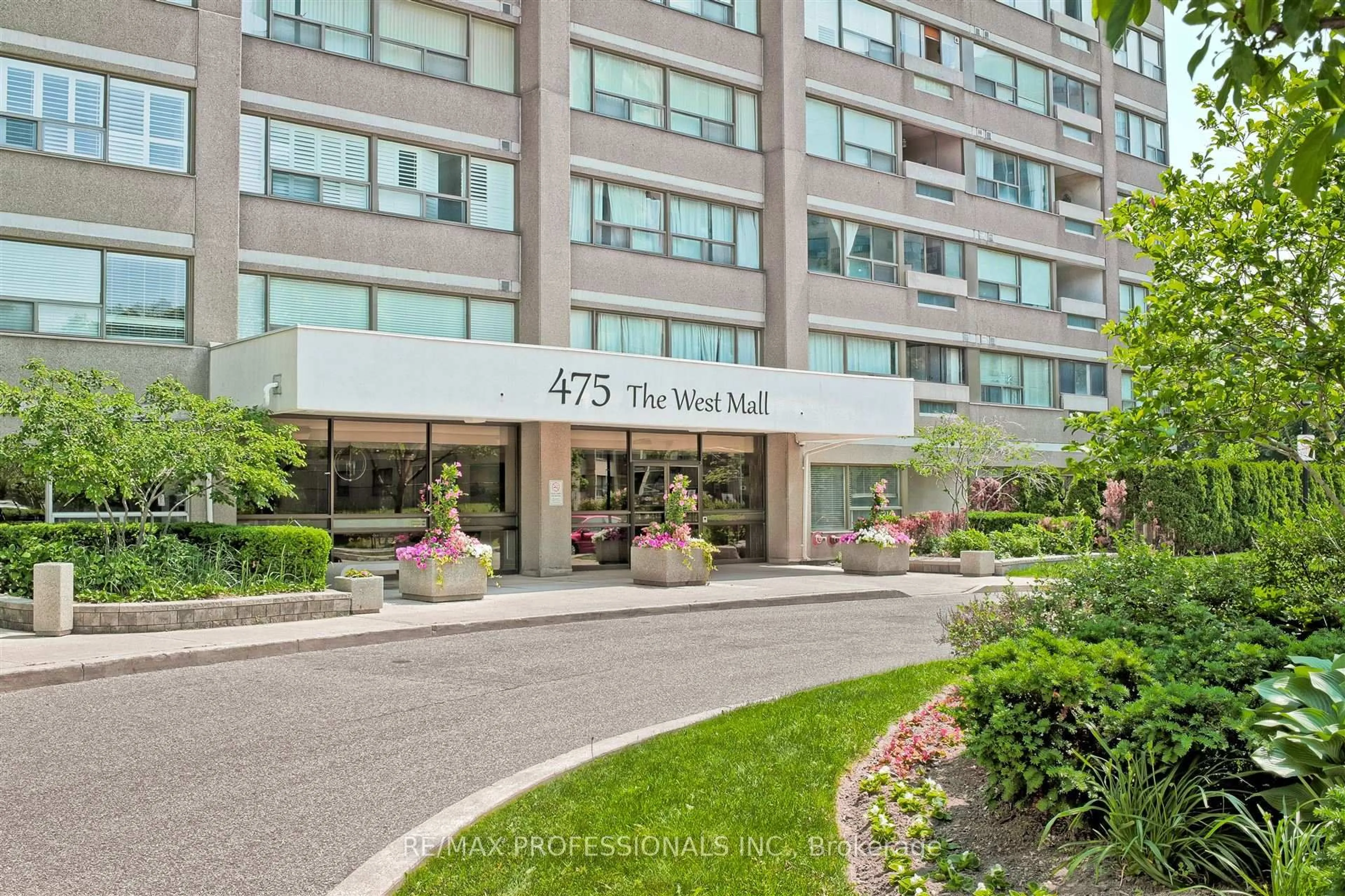 Indoor foyer for 475 The West Mall #712, Toronto Ontario M9C 4Z3