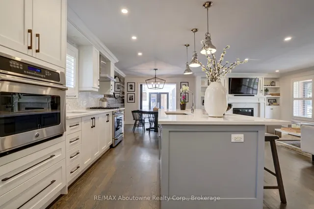 Additional image 44 of 1913 Steepbank Cres