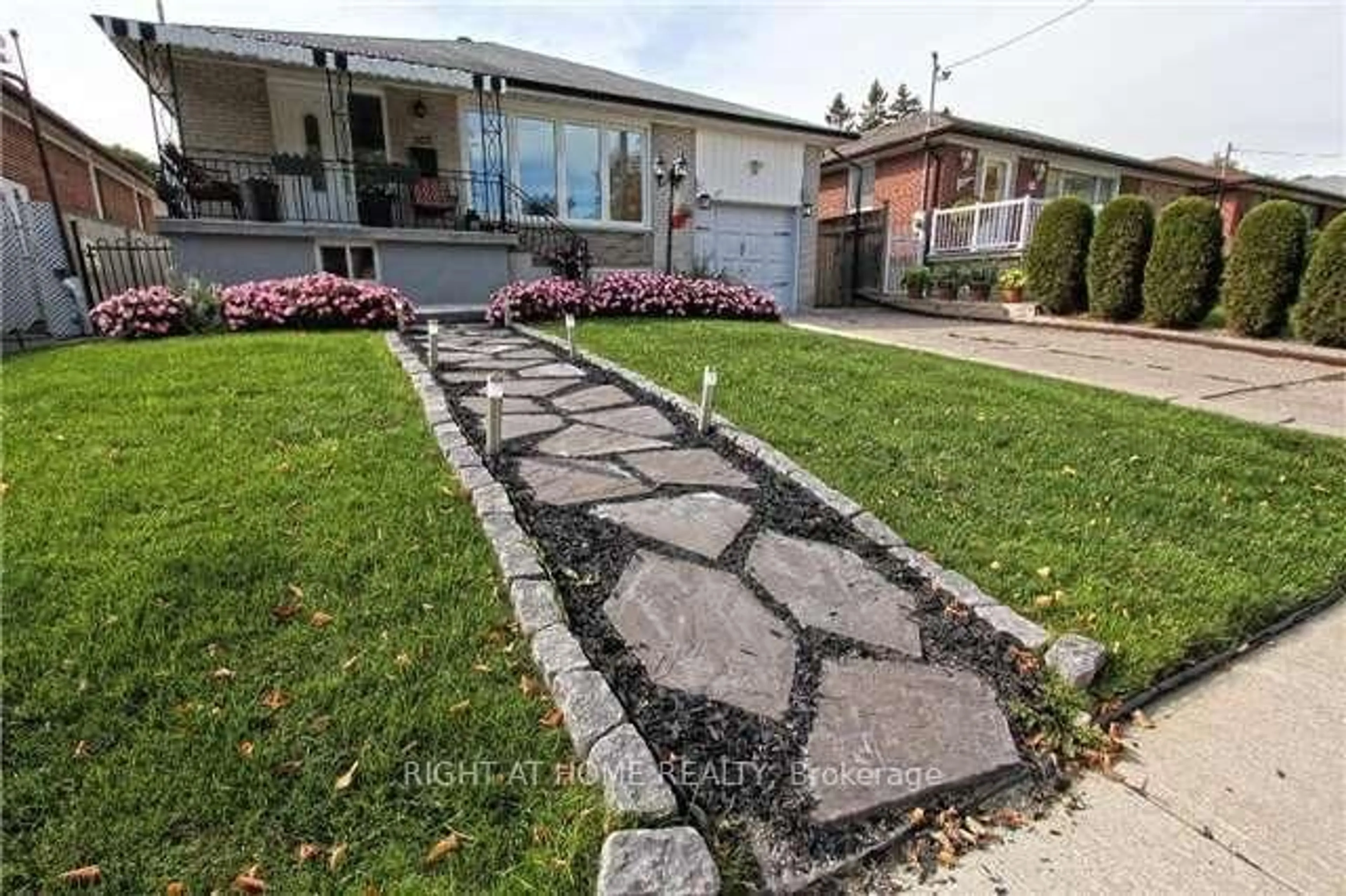 Unknown for 107 Alhart Dr, Toronto Ontario M9V 2N6