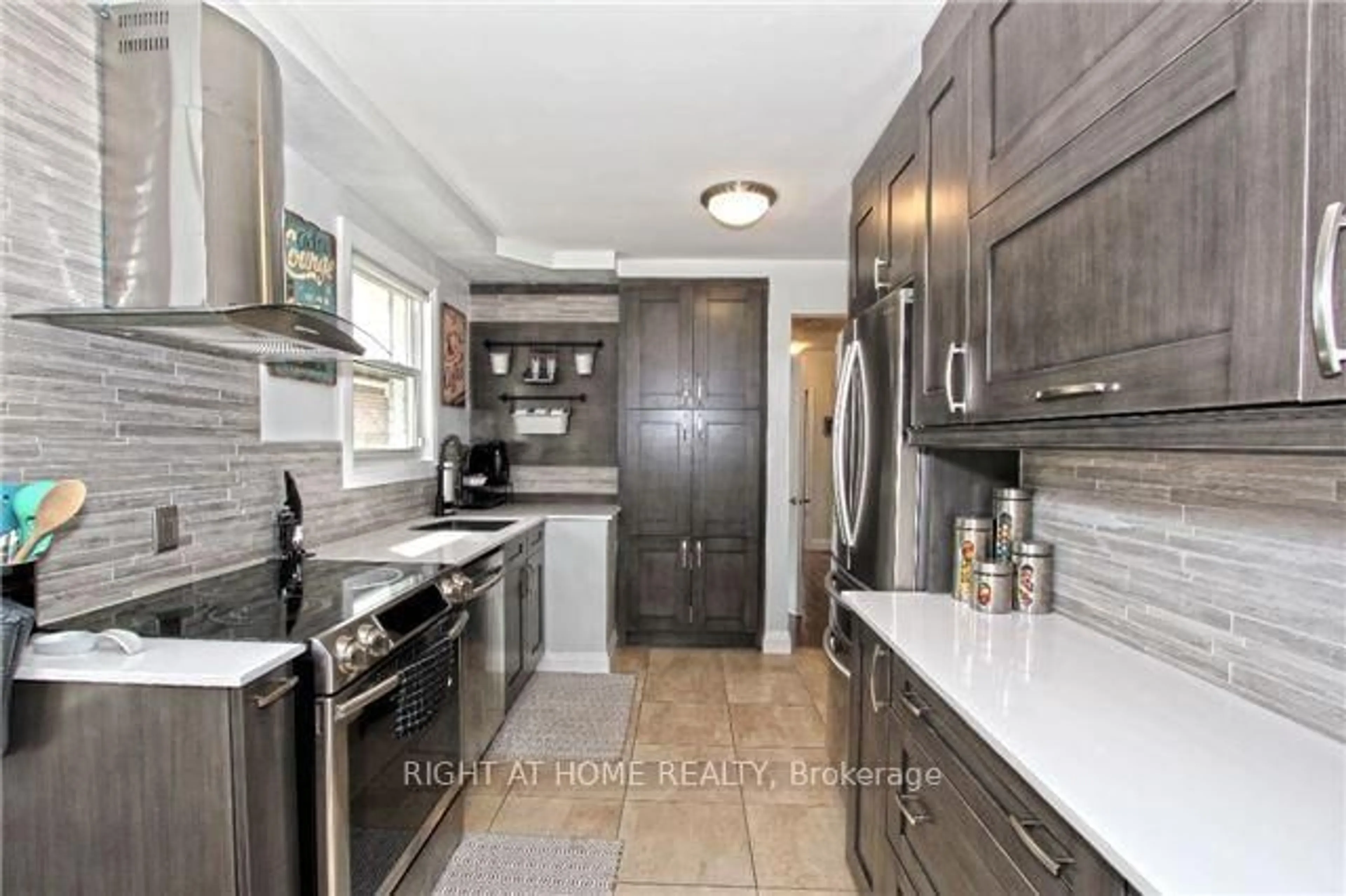 Unknown for 107 Alhart Dr, Toronto Ontario M9V 2N6