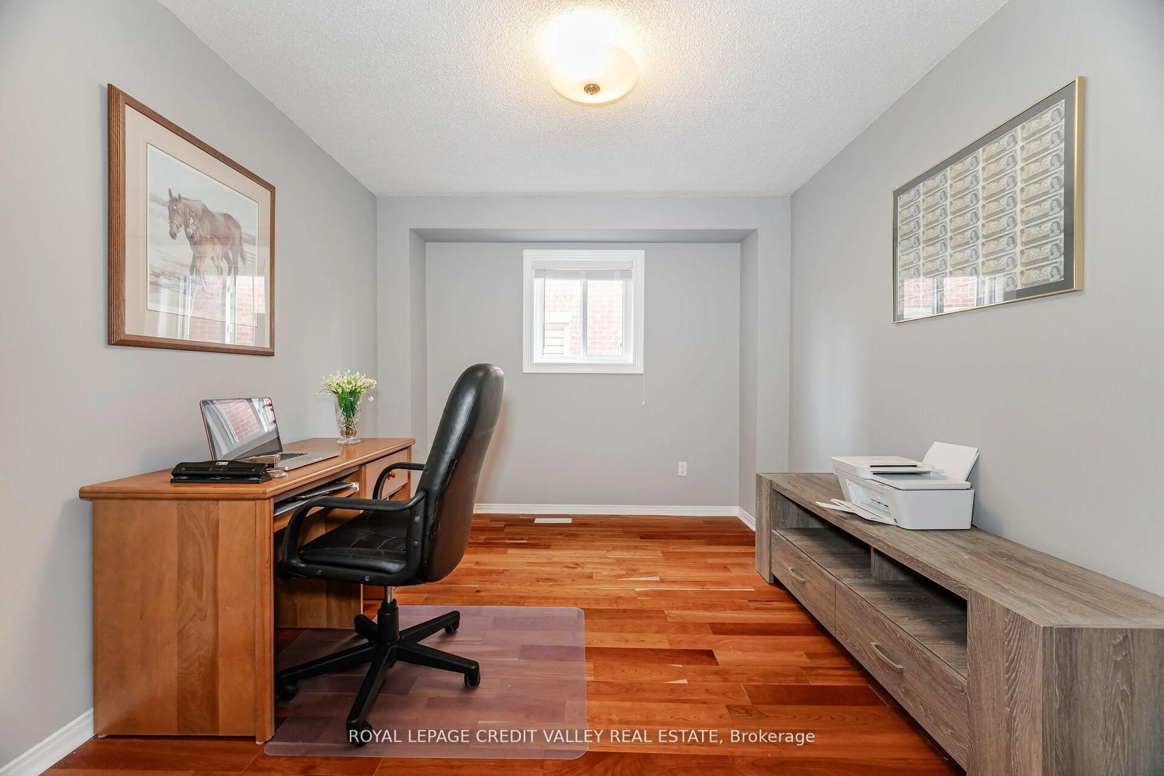 A pic of a room for 8 Livingston Dr, Caledon Ontario L7C 1A7