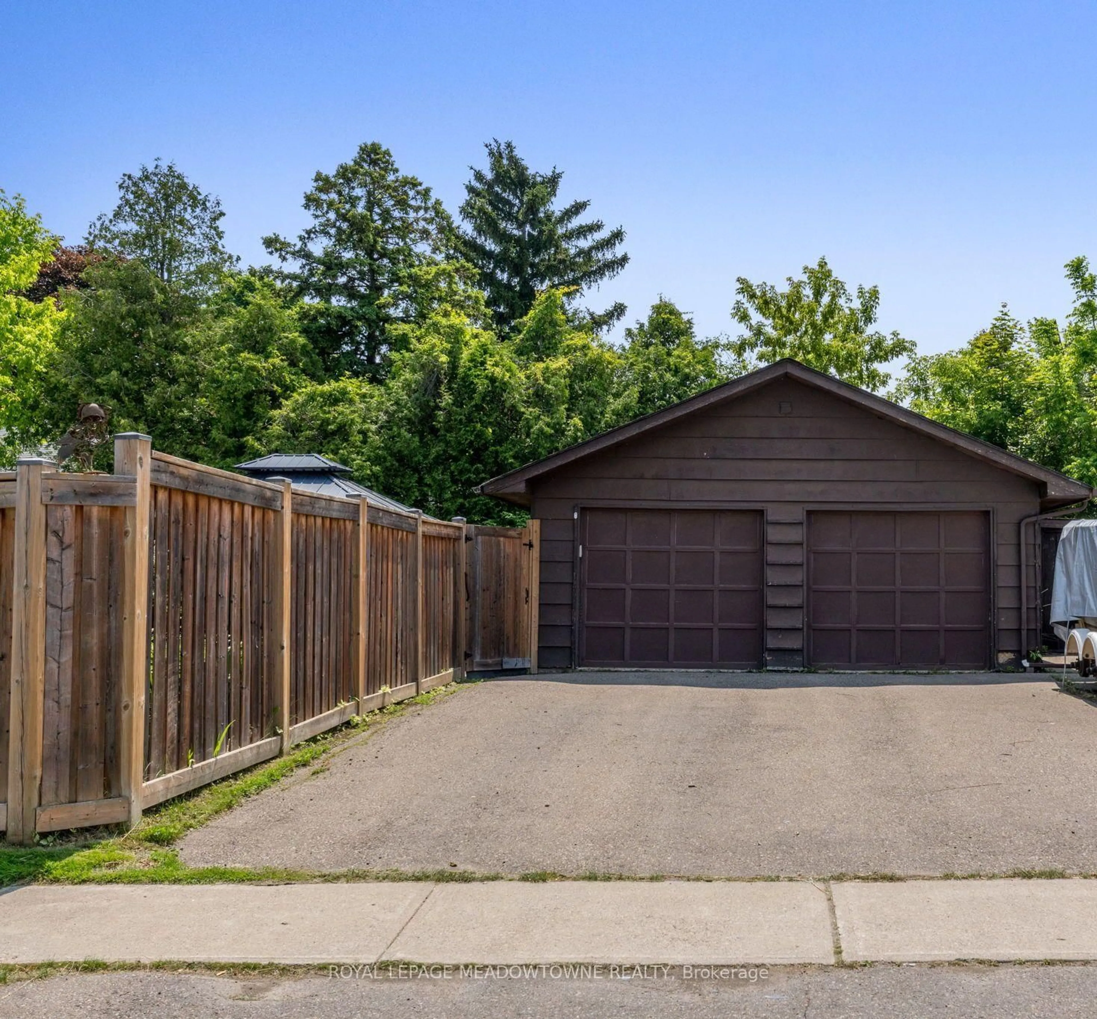 Unknown for 30 Lesbury Ave, Brampton Ontario L6W 3A4
