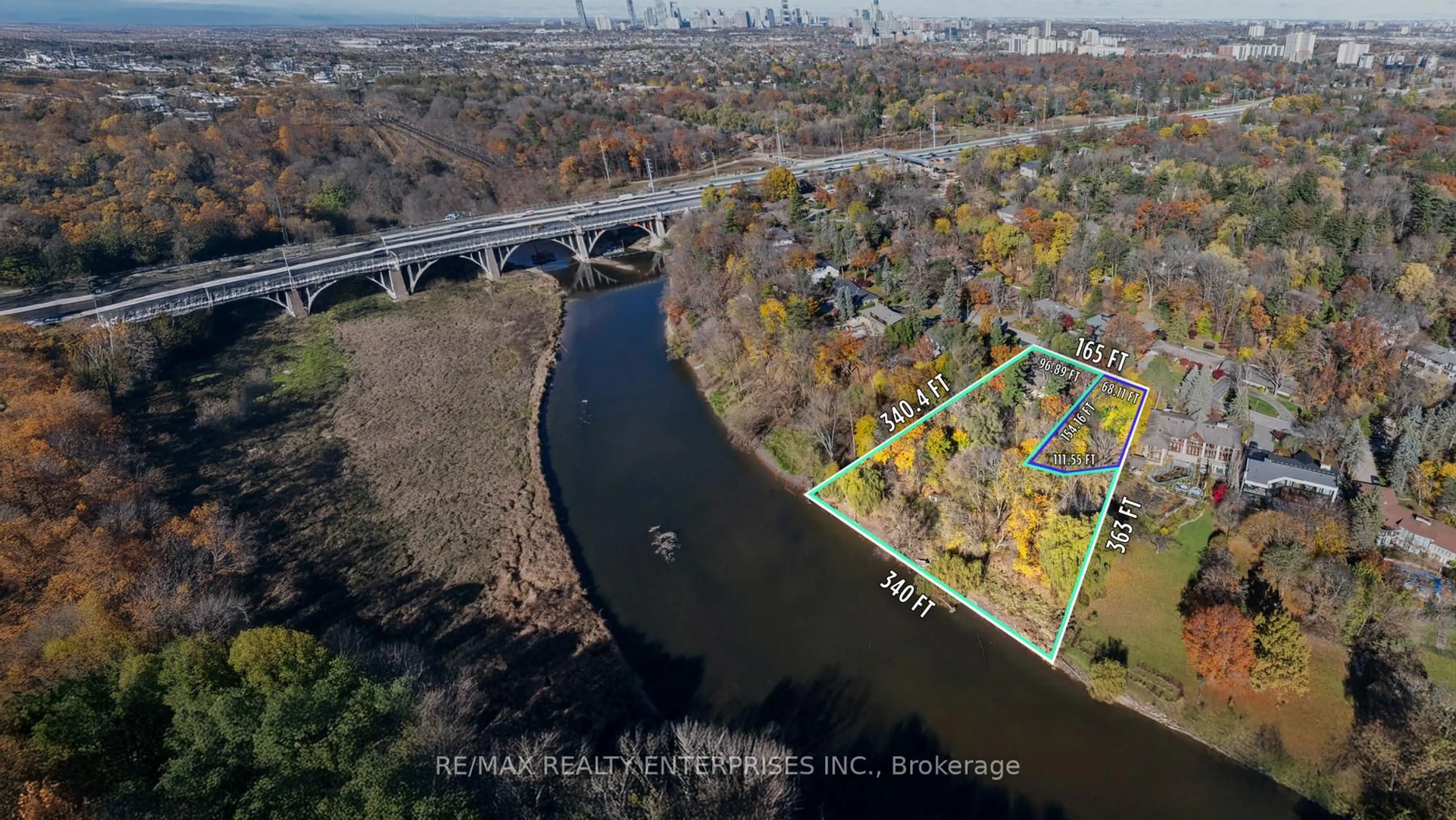 A pic from outside/outdoor area/front of a property/back of a property/a pic from drone, water/lake/river/ocean view for 1520 Pinetree Cres, Mississauga Ontario L5G 2S8