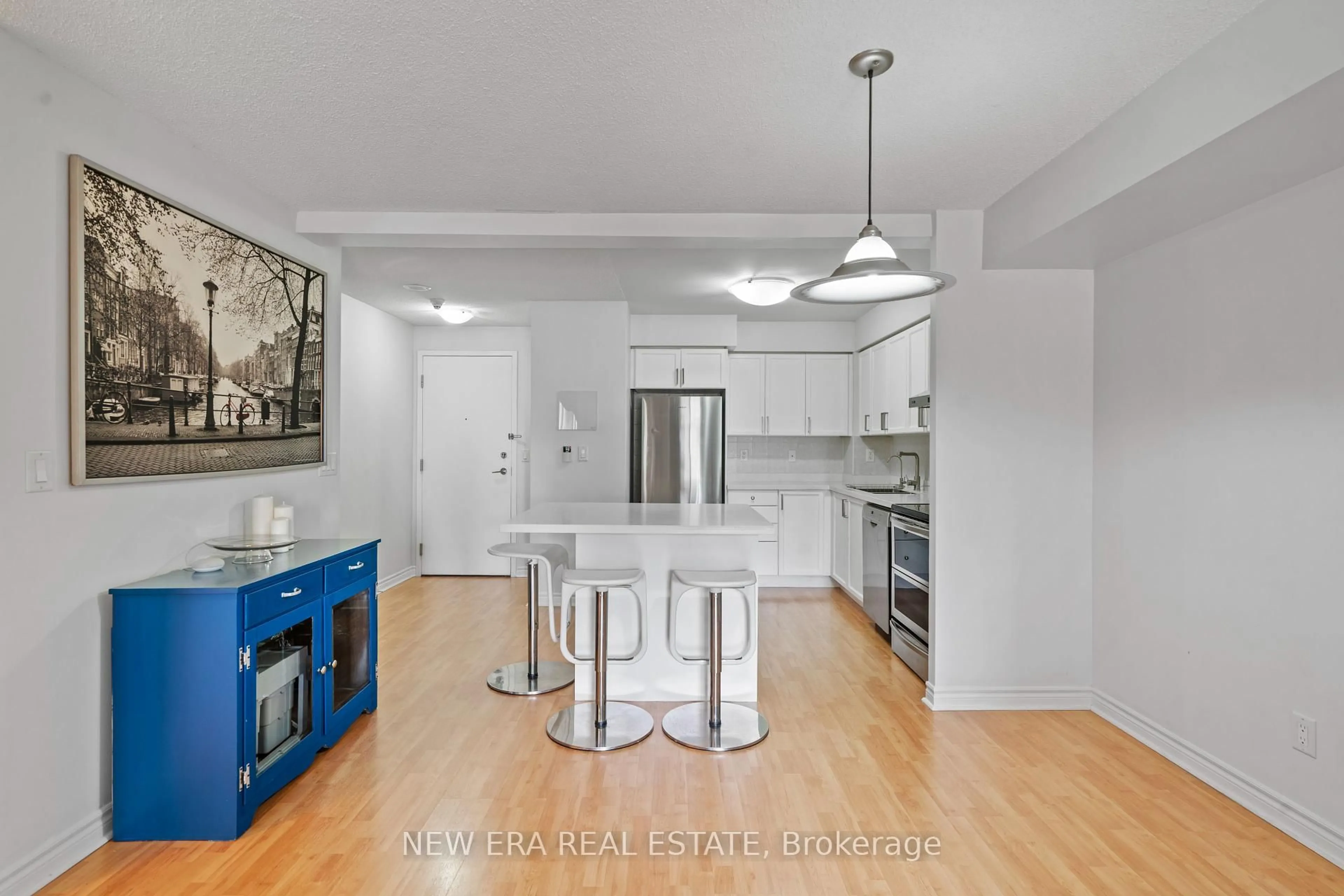 Open concept kitchen, unknown for 3888 Duke Of York Blvd #628, Mississauga Ontario L5B 4P5