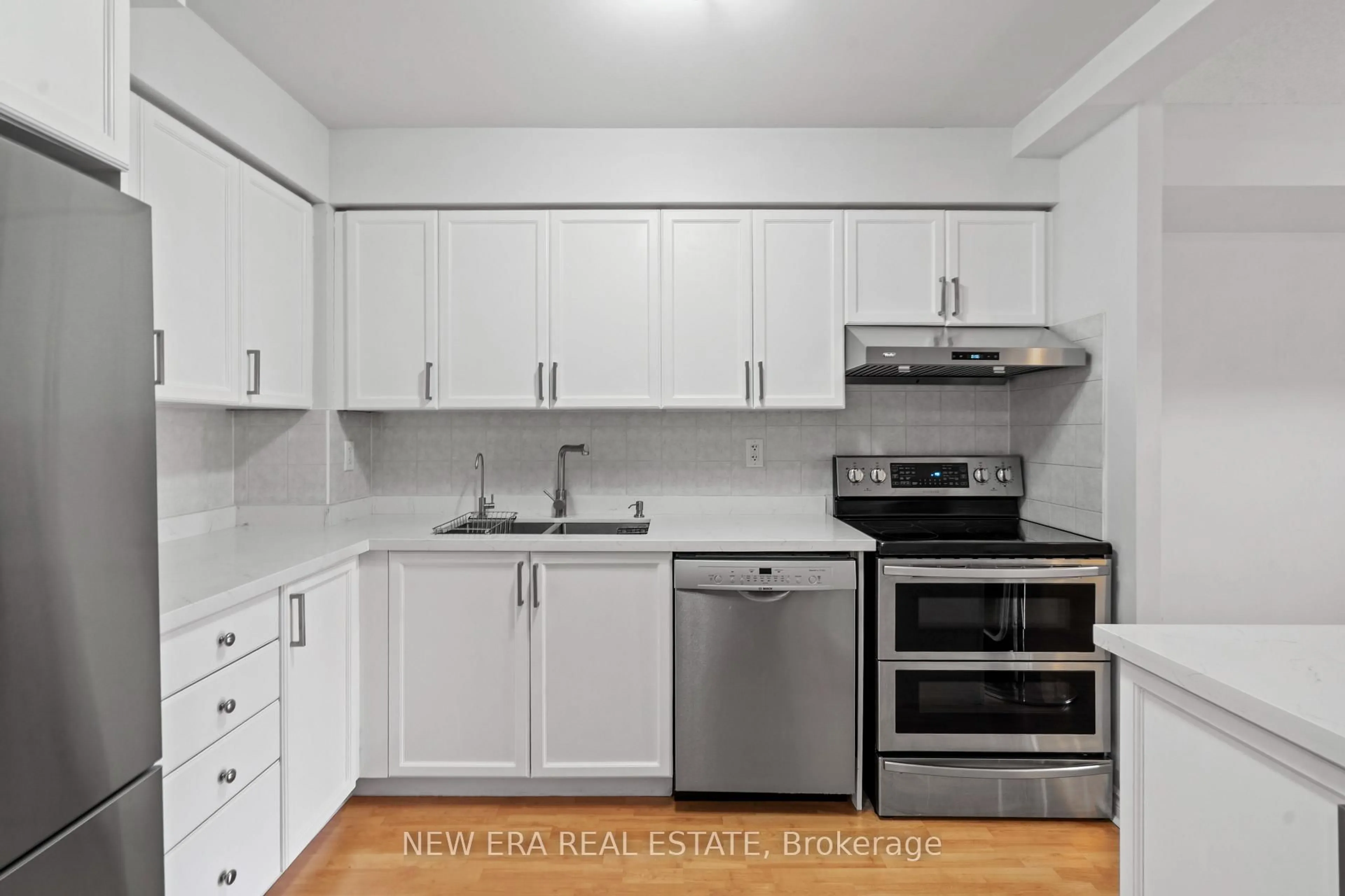 Standard kitchen, unknown for 3888 Duke Of York Blvd #628, Mississauga Ontario L5B 4P5