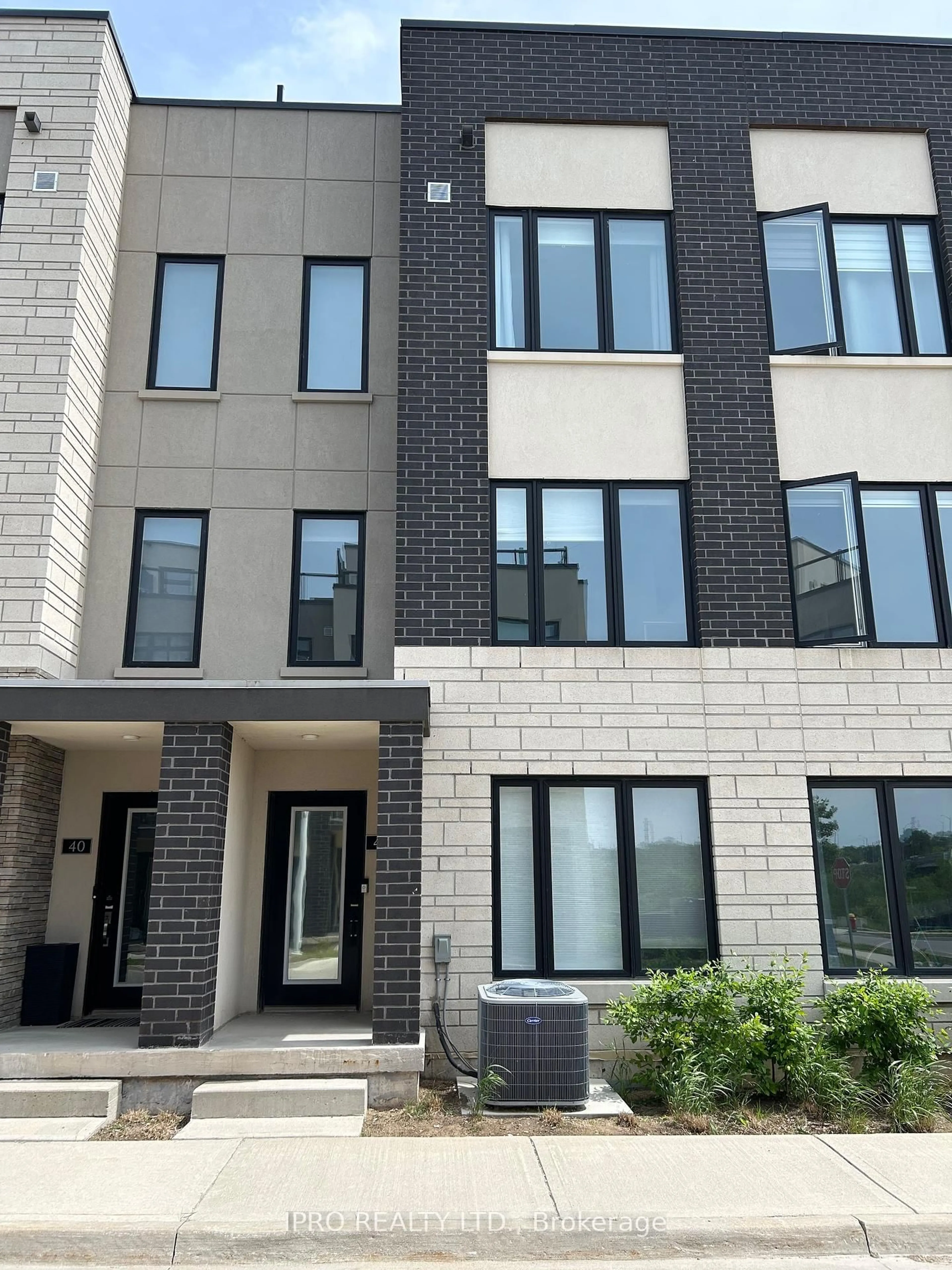 Home with brick exterior material, unknown for 1095 Cooke Blvd #41, Burlington Ontario L7T 0C4