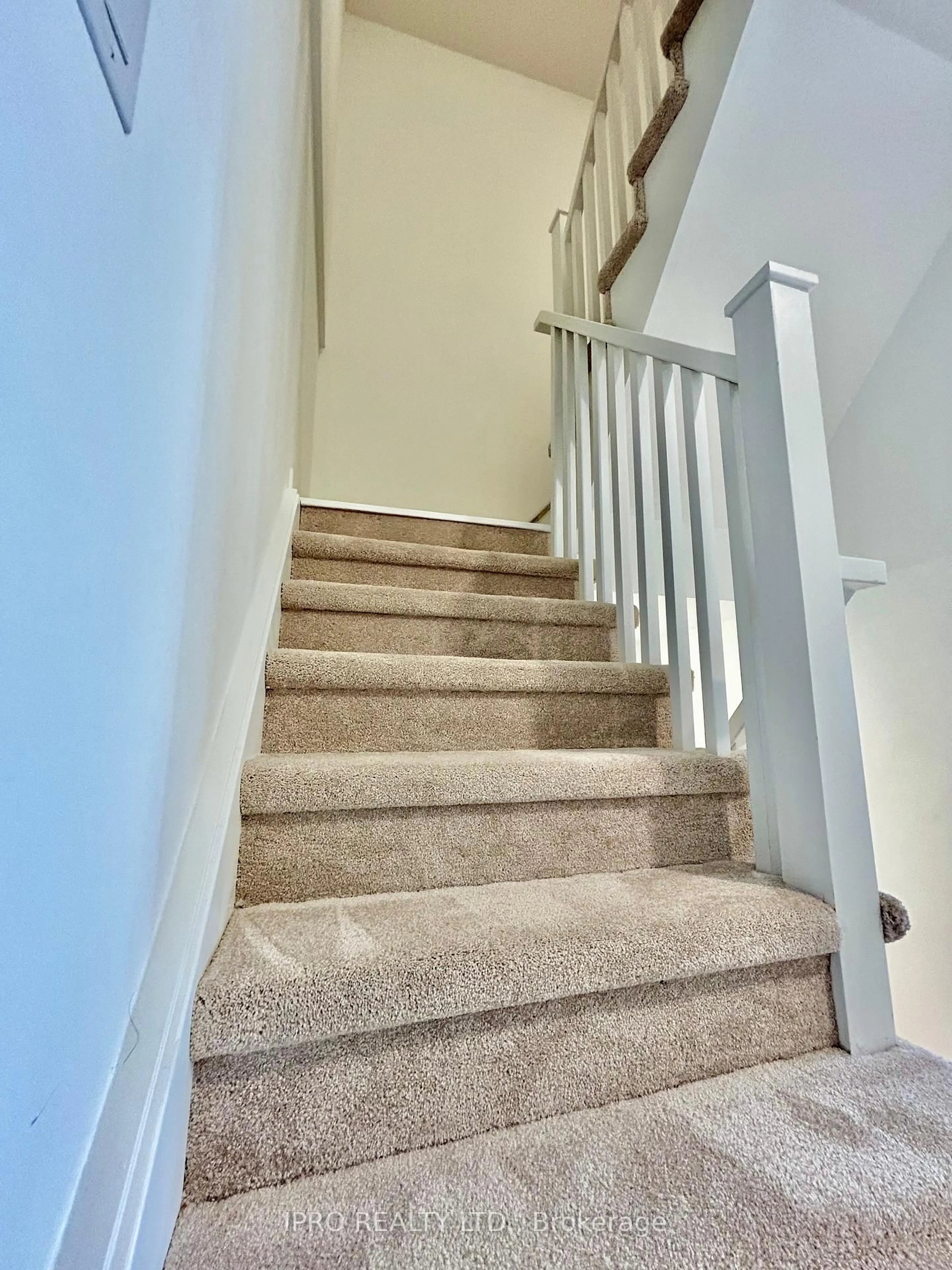 Stairs for 1095 Cooke Blvd #41, Burlington Ontario L7T 0C4