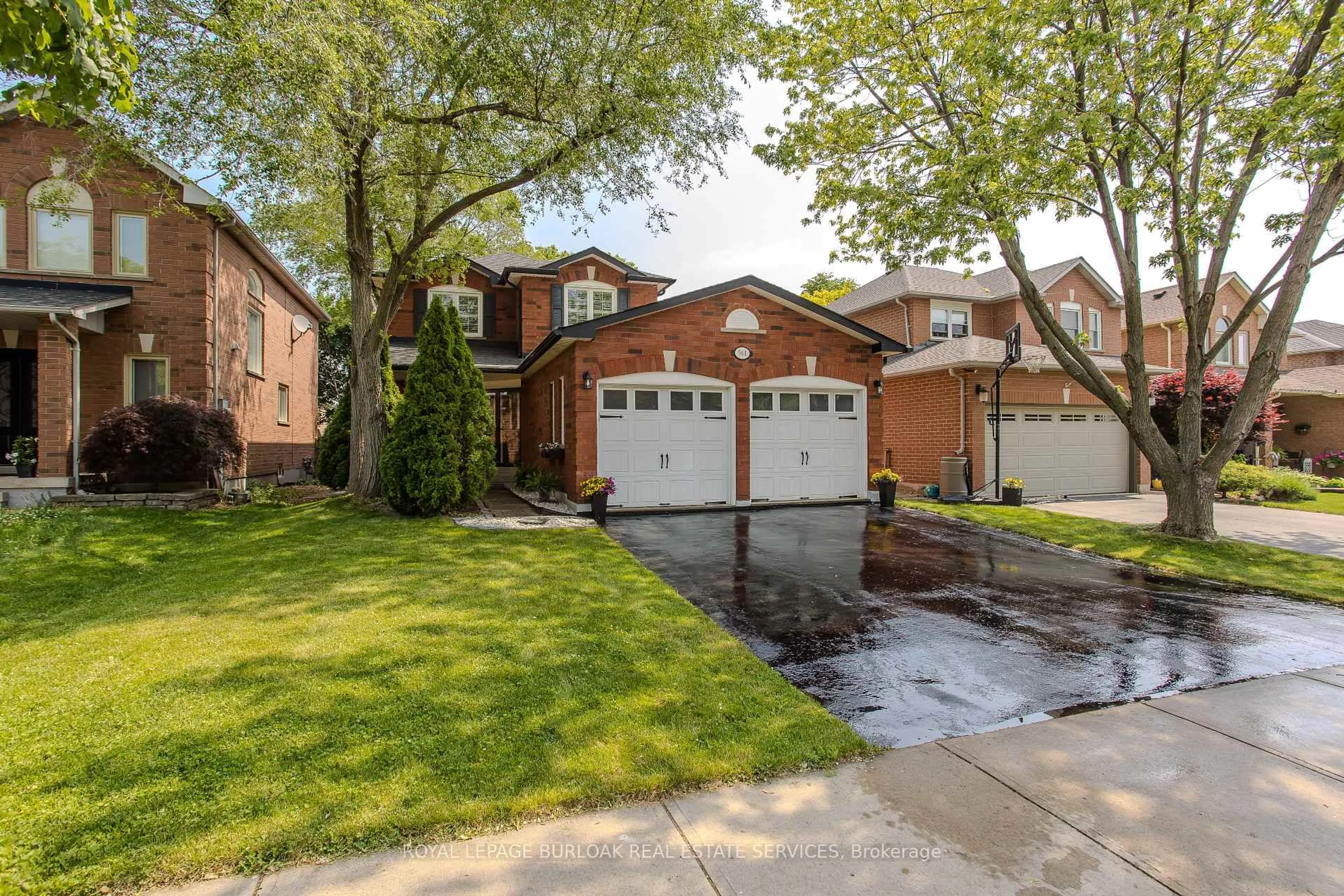 Home with brick exterior material, street for 561 Phoebe Cres, Burlington Ontario L7L 6H6