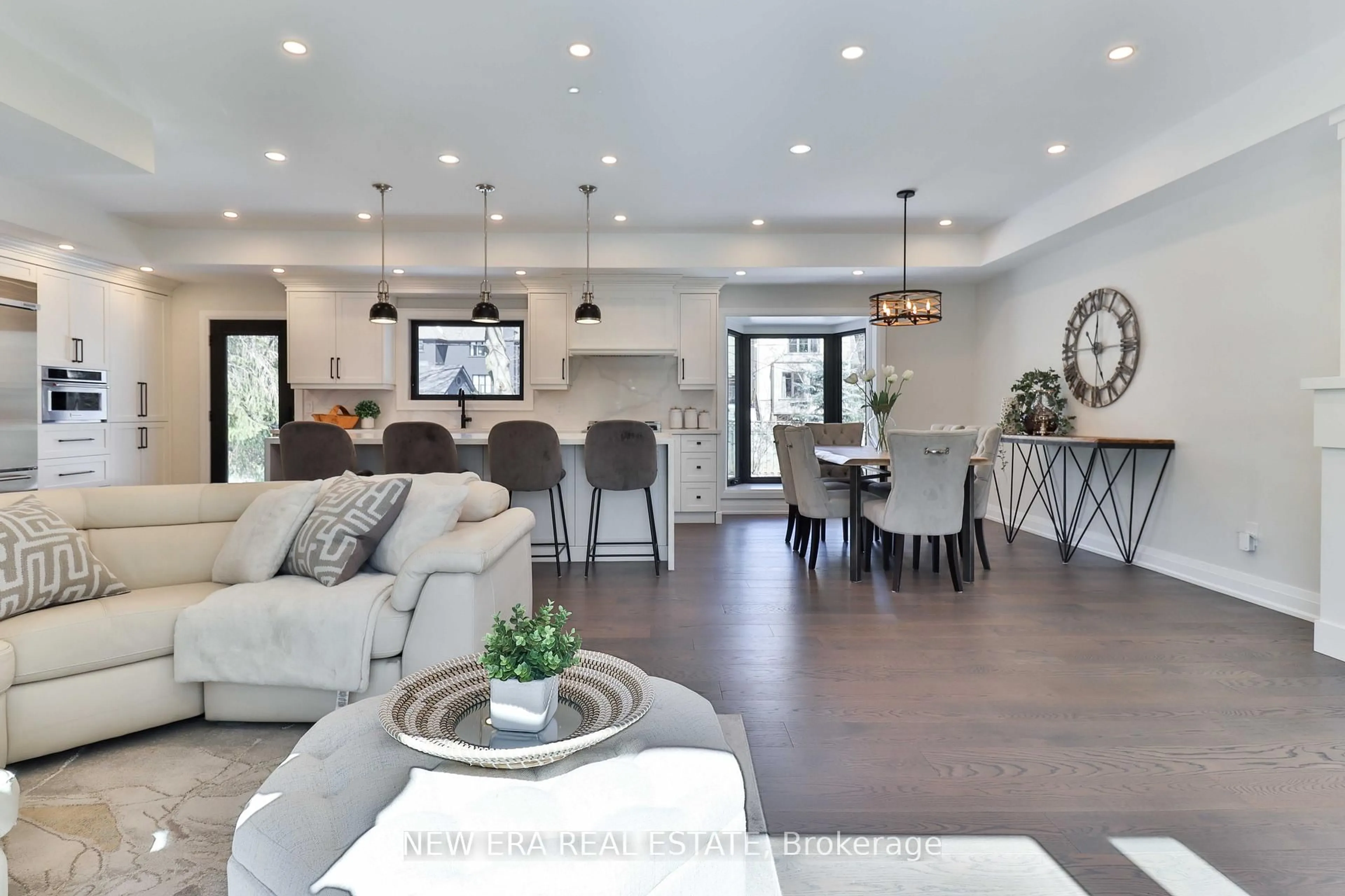 Open concept kitchen, unknown for 1481 Chasehurst Dr, Mississauga Ontario L5J 3A8