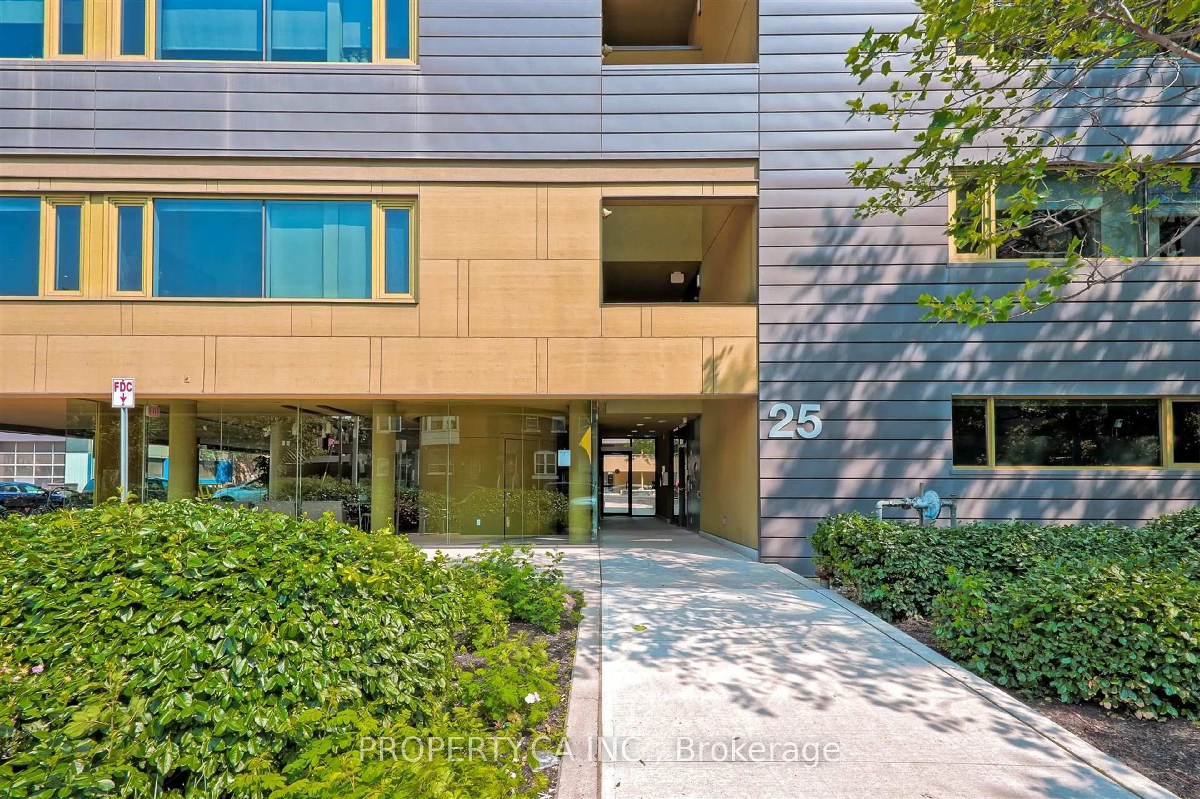 Indoor foyer for 25 Ritchie Ave #303, Toronto Ontario M6R 2J6