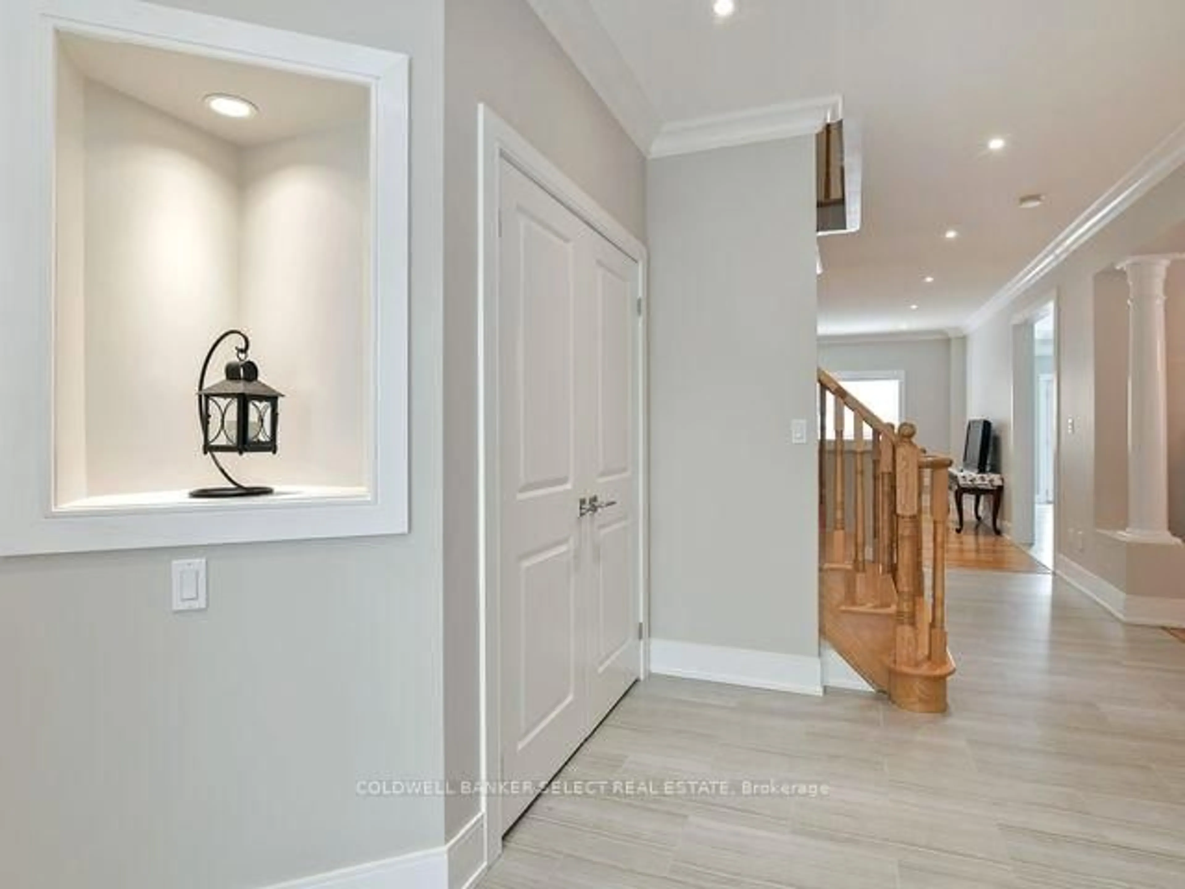 Indoor entryway for 3 Frustac Tr, Caledon Ontario L7E 2A9