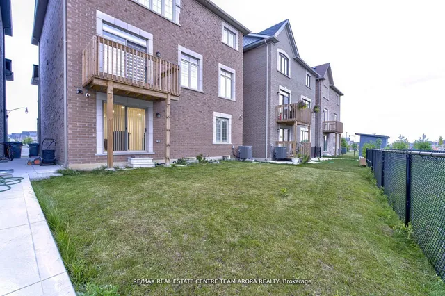 Additional image 3 of 566 Queen Mary Dr