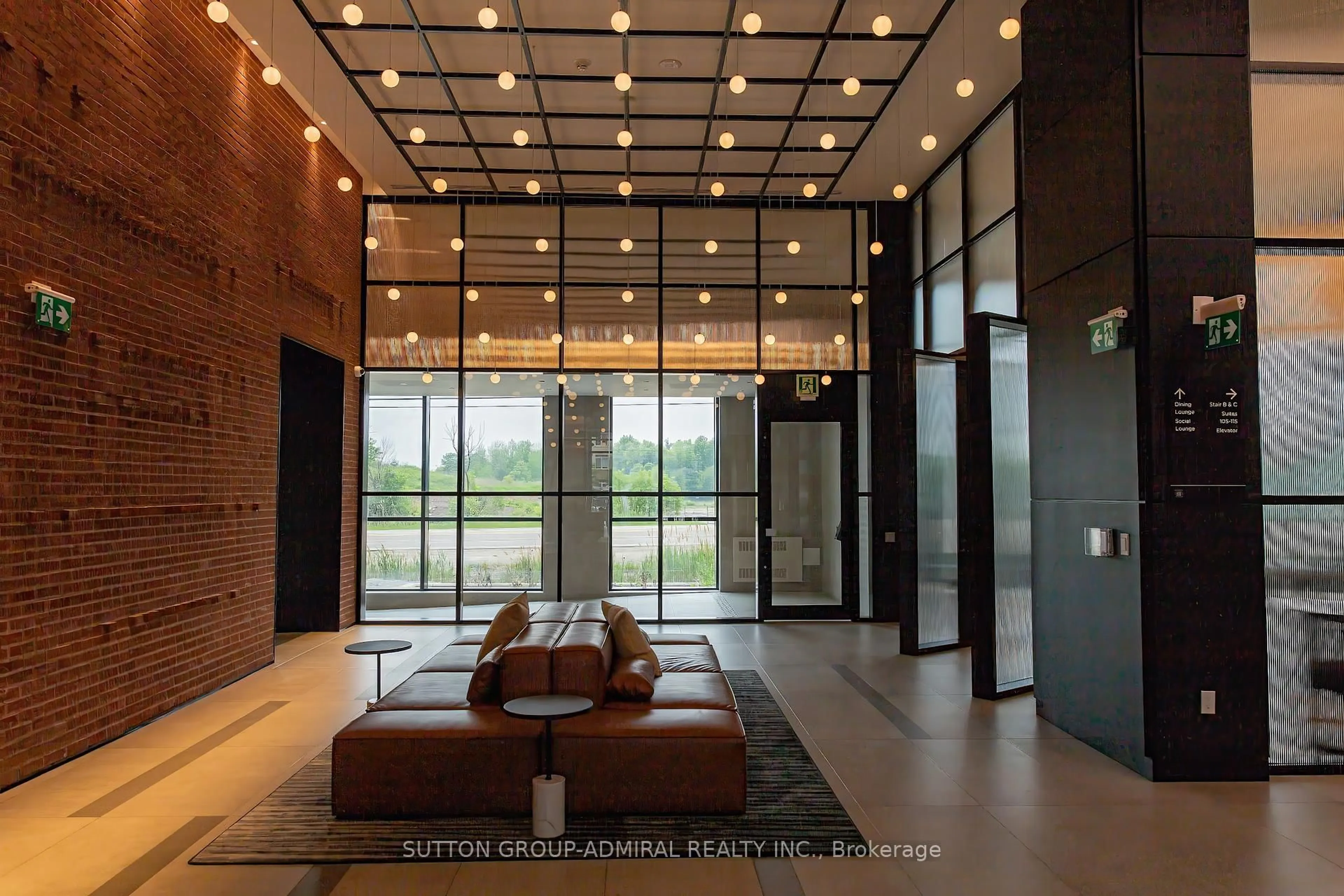 Indoor foyer for 3220 William Colston Ave #1307, Oakville Ontario L6H 7W6