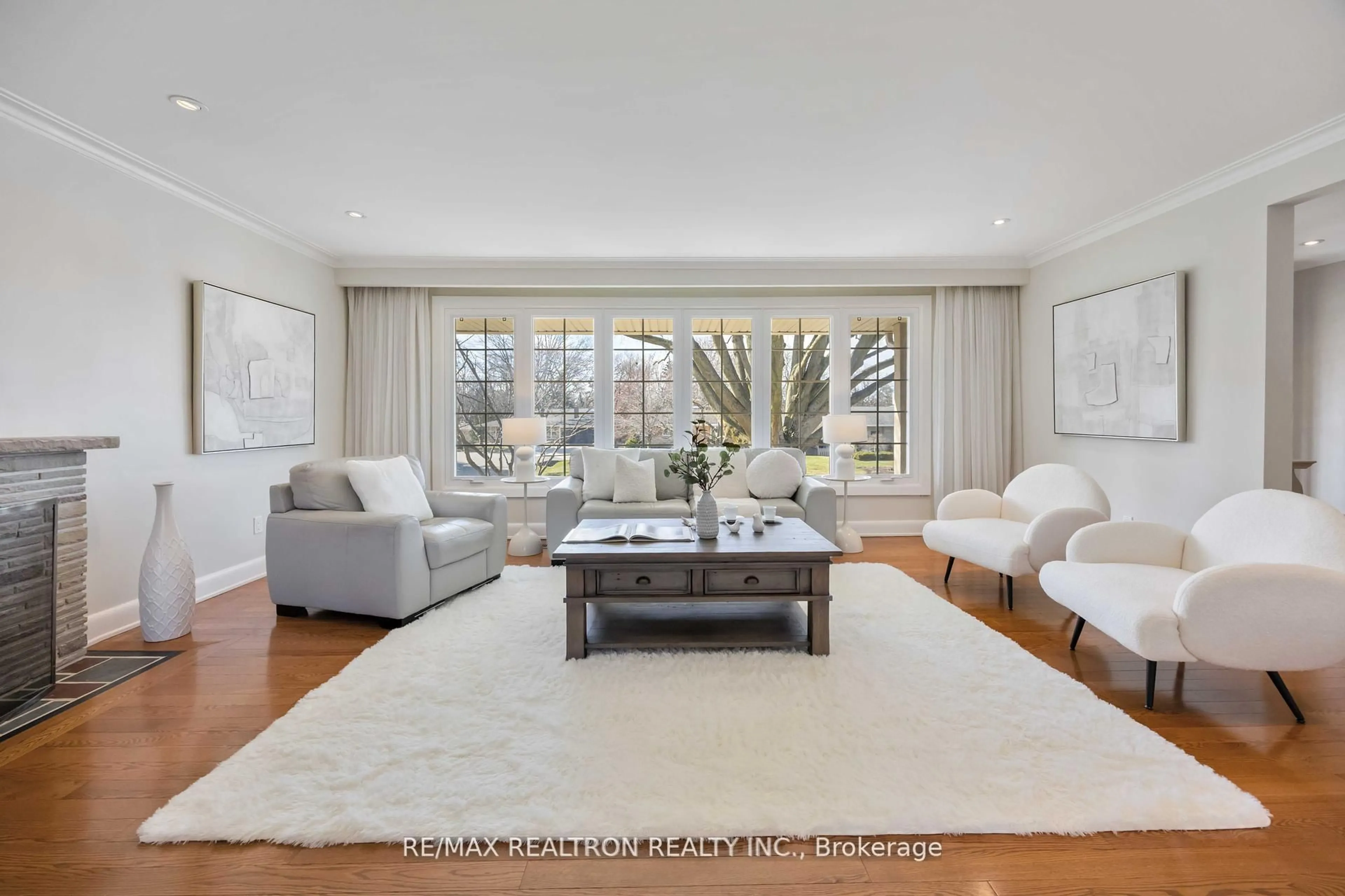 Living room with furniture, unknown for 16 Aylesbury Rd, Toronto Ontario M9A 2M5