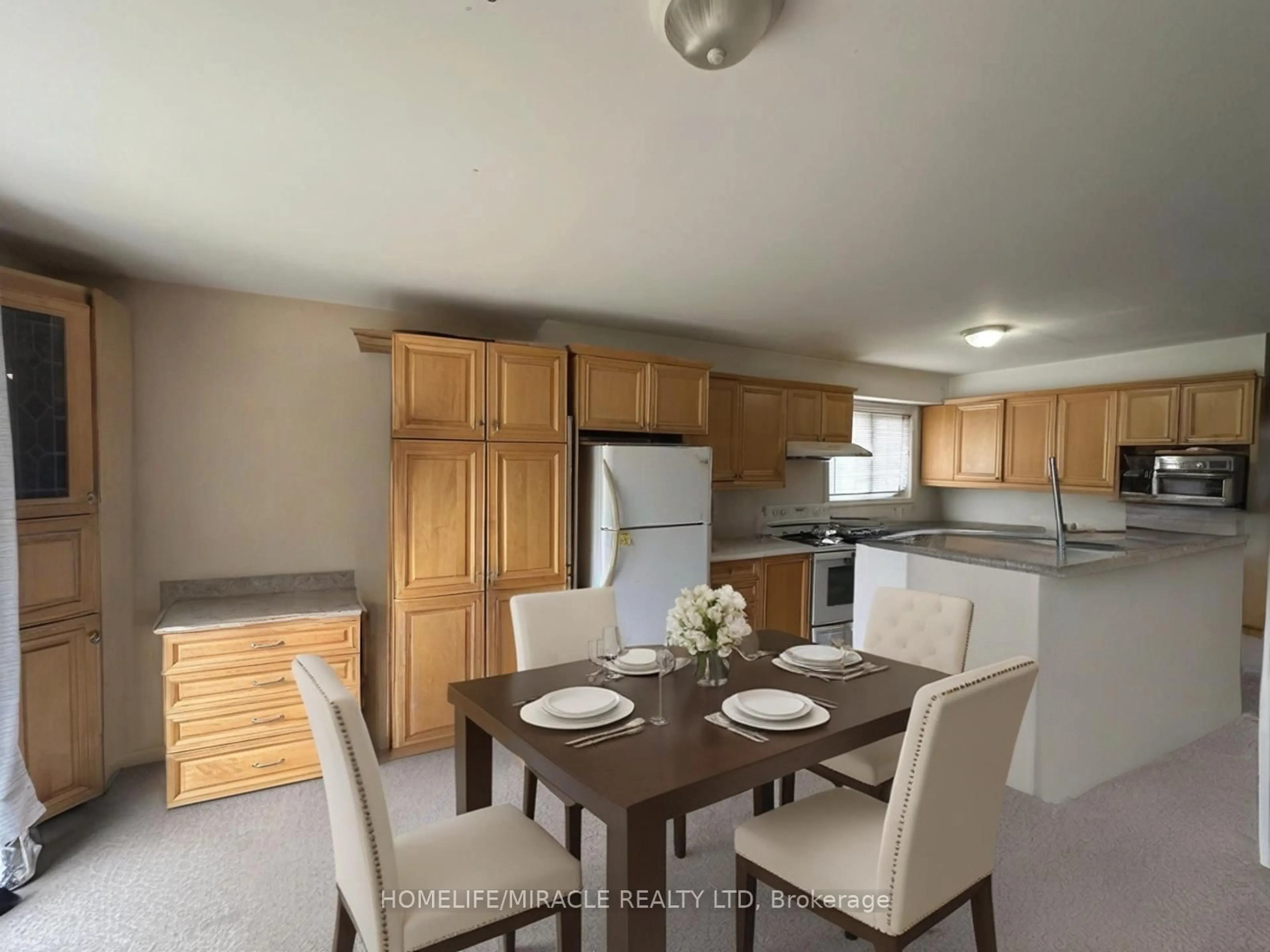 Open concept kitchen, unknown for 43 Wildsky Rd, Brampton Ontario L6Y 5P9