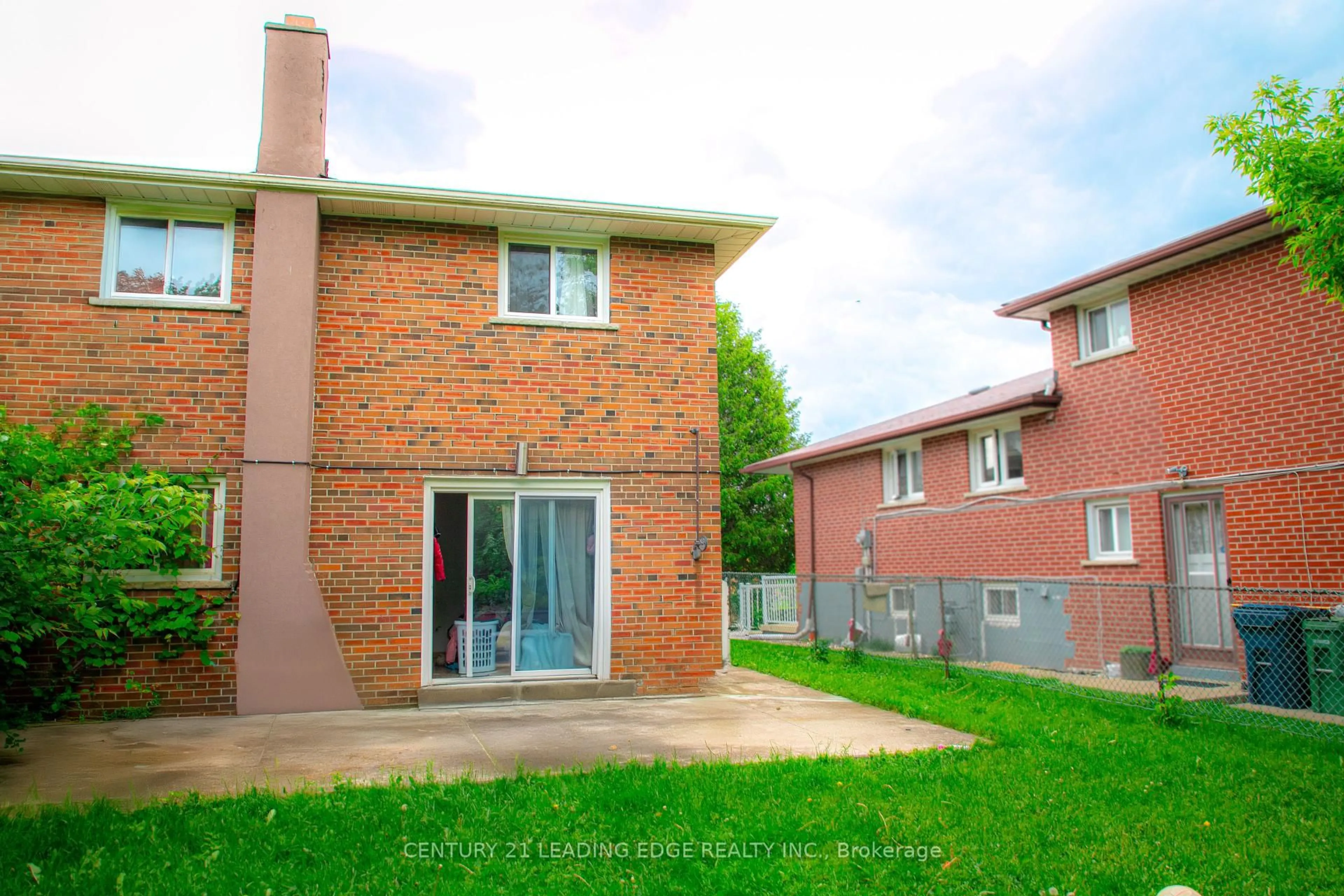 Patio, street for 7 Futura Dr, Toronto Ontario M3N 2L6