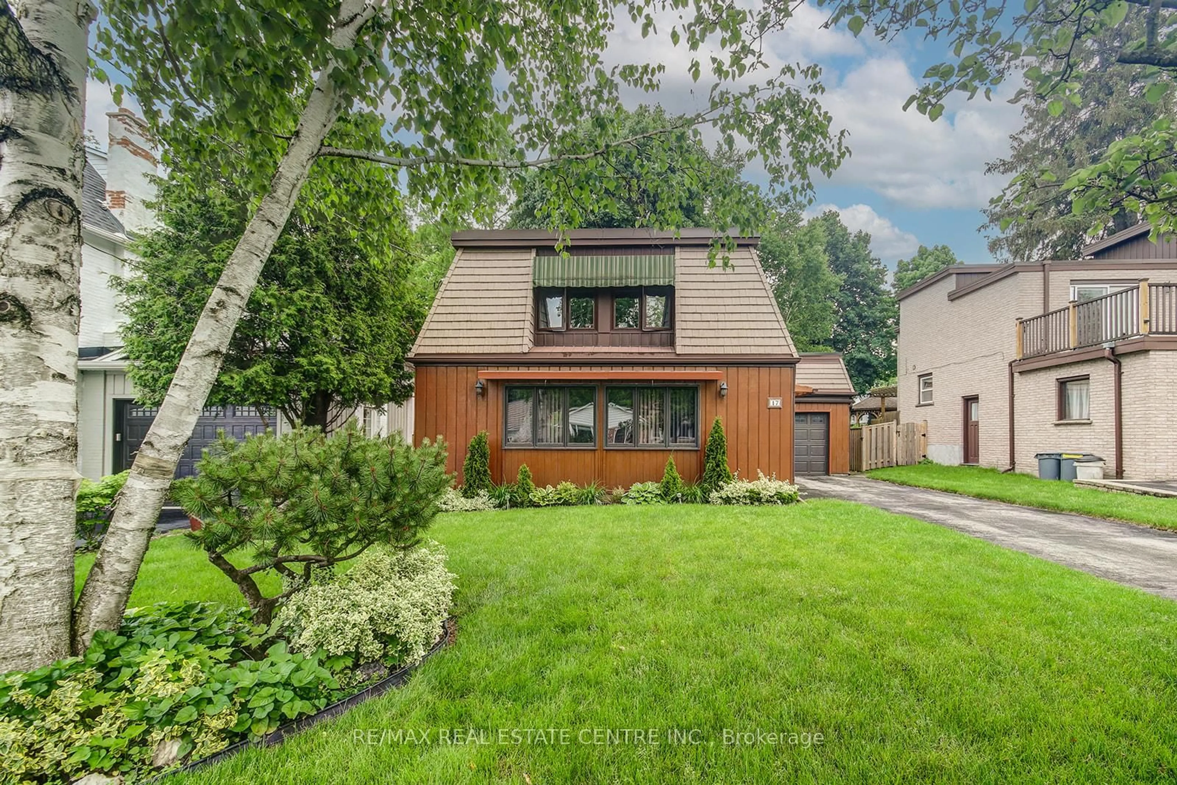 Home with brick exterior material, street for 17 Church St, Halton Hills Ontario L7G 2A4