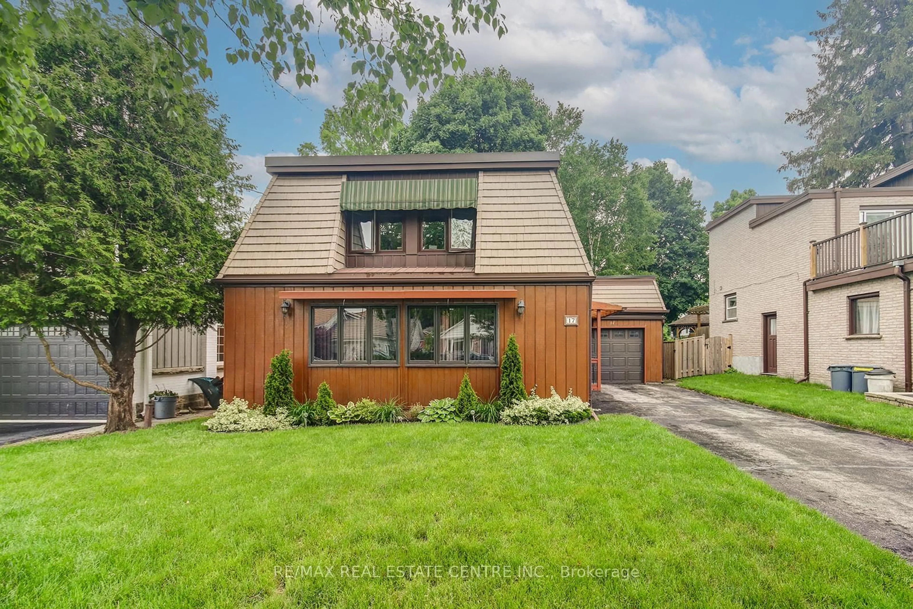 Home with brick exterior material, street for 17 Church St, Halton Hills Ontario L7G 2A4