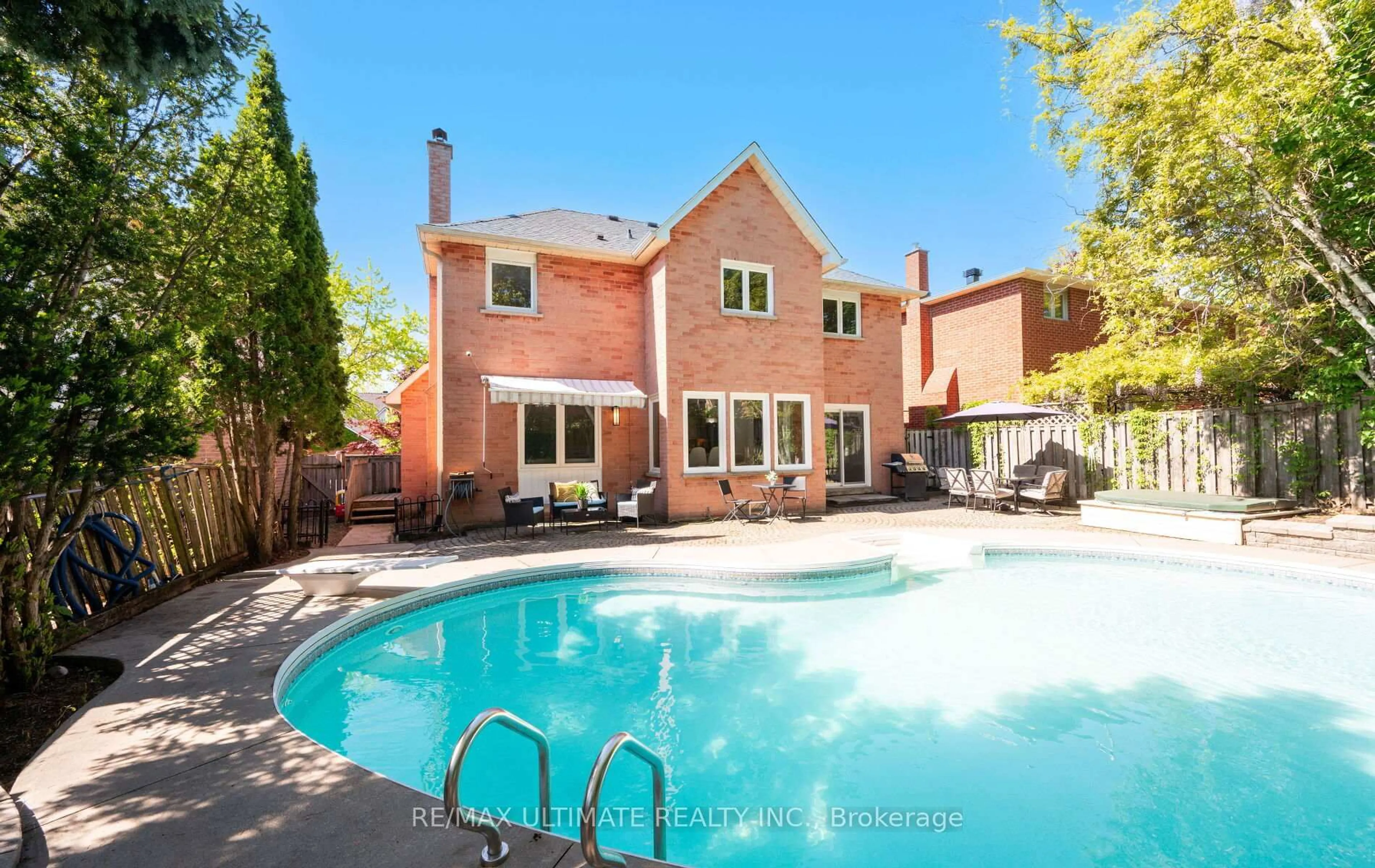 Pool for 2087 Mayflower Blvd, Oakville Ontario L6H 4E8