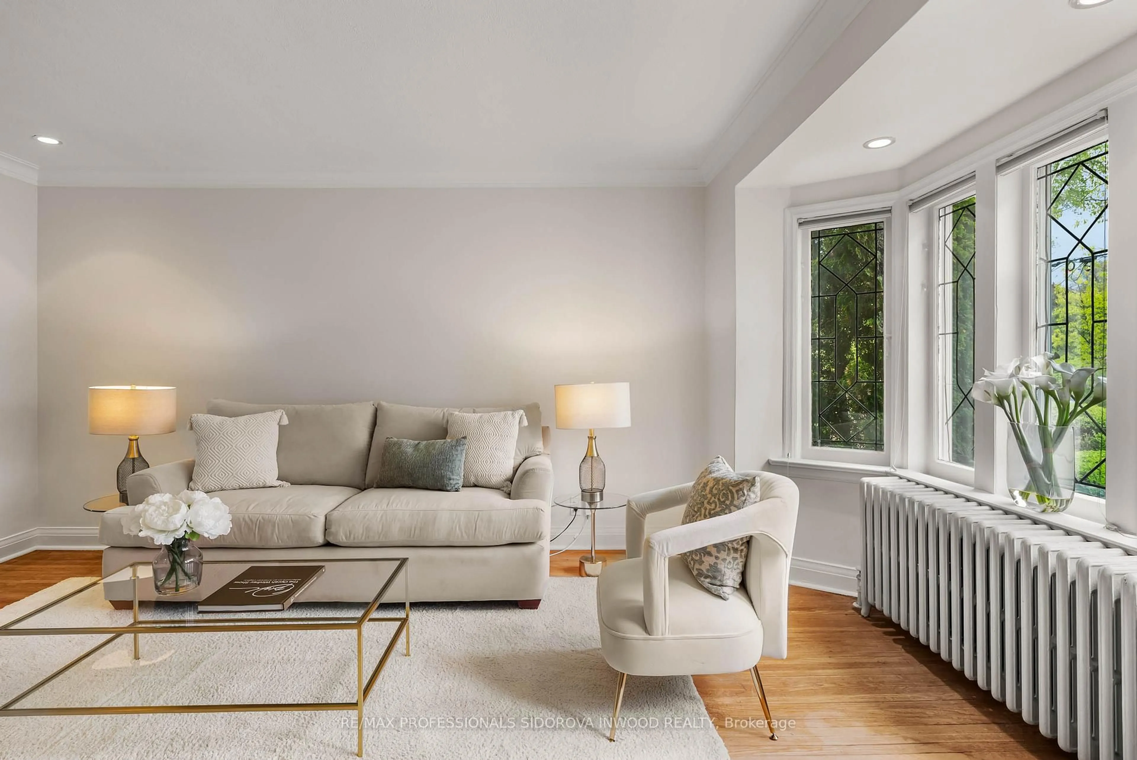 Living room with furniture, unknown for 42 Coe Hill Dr, Toronto Ontario M6S 3C8