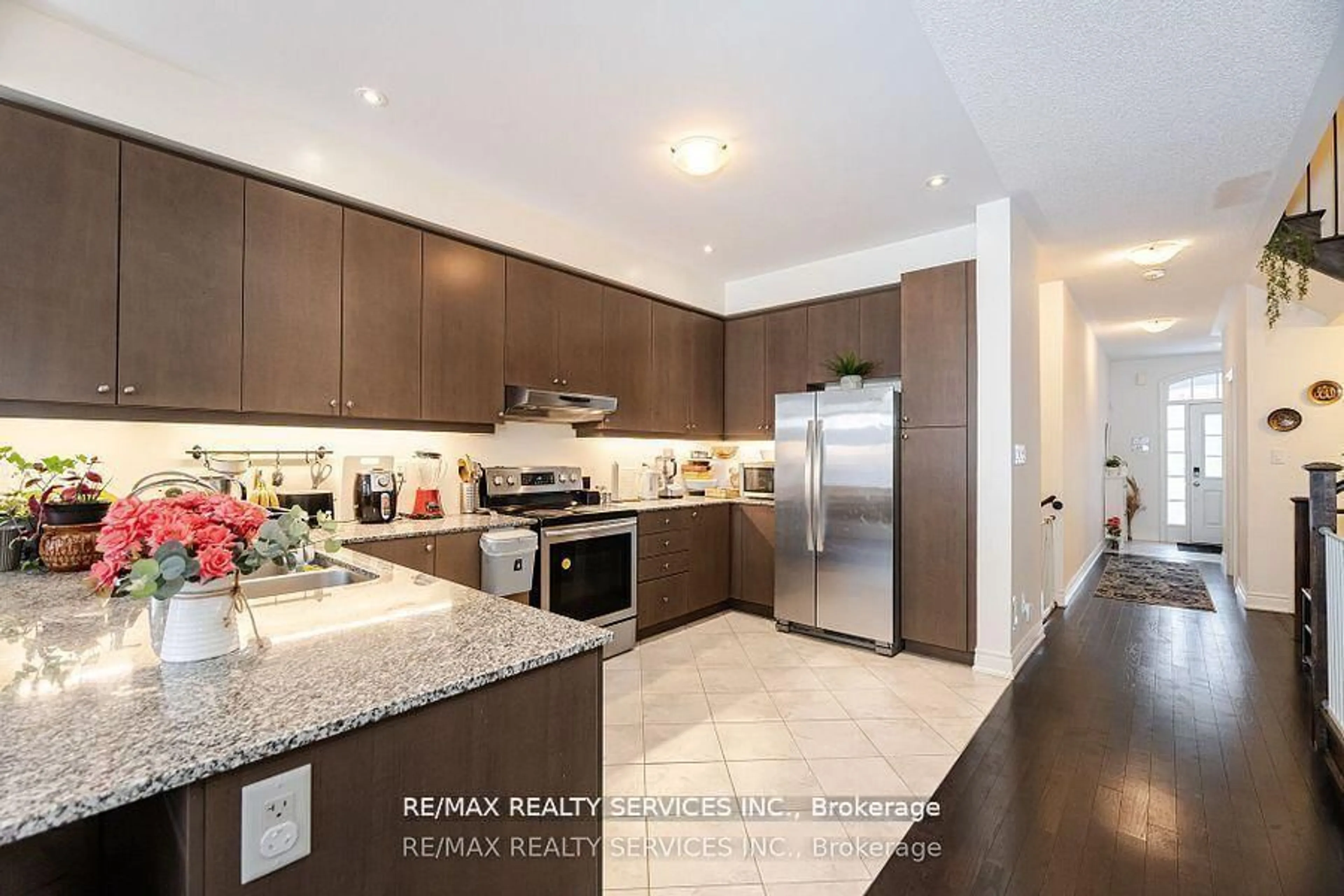 Open concept kitchen, ceramic/tile floor for 7 Lady Evelyn Cres, Brampton Ontario L6Y 6C7