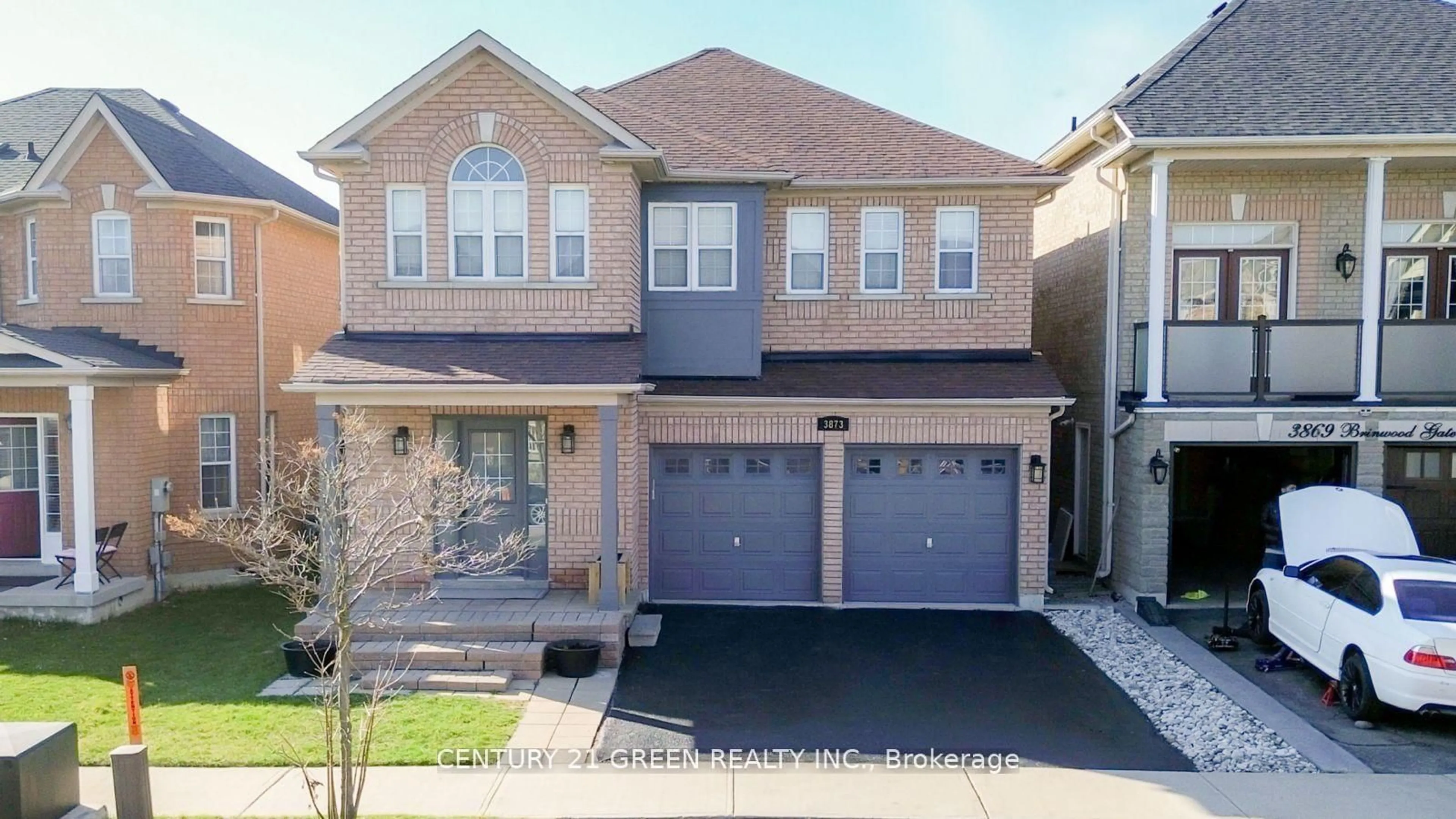 Home with brick exterior material, street for 3873 Brinwood Gate, Mississauga Ontario L5M 7H3