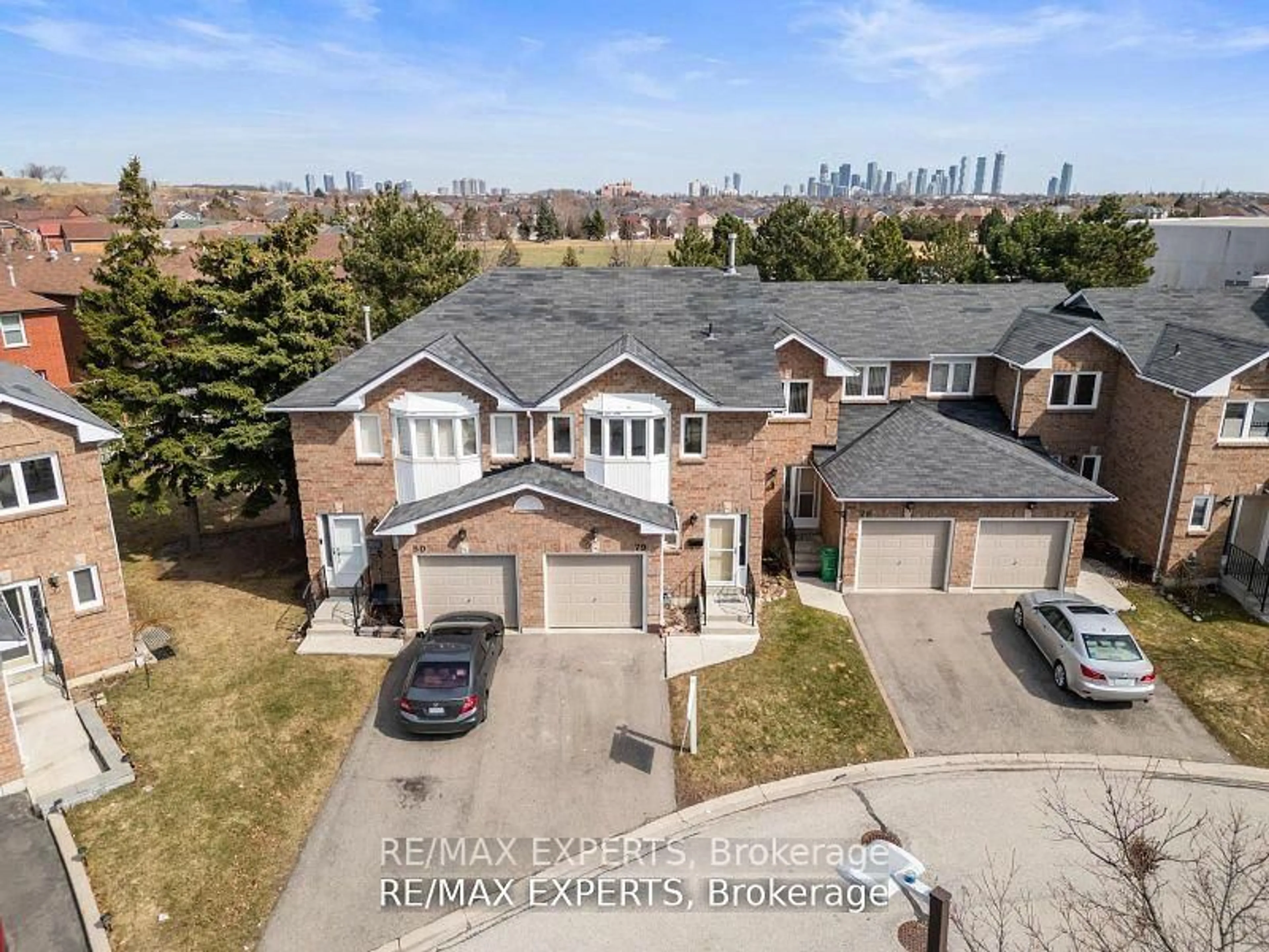 A pic from outside/outdoor area/front of a property/back of a property/a pic from drone, street for 1484 Torrington Dr #79, Mississauga Ontario L5V 1Y2