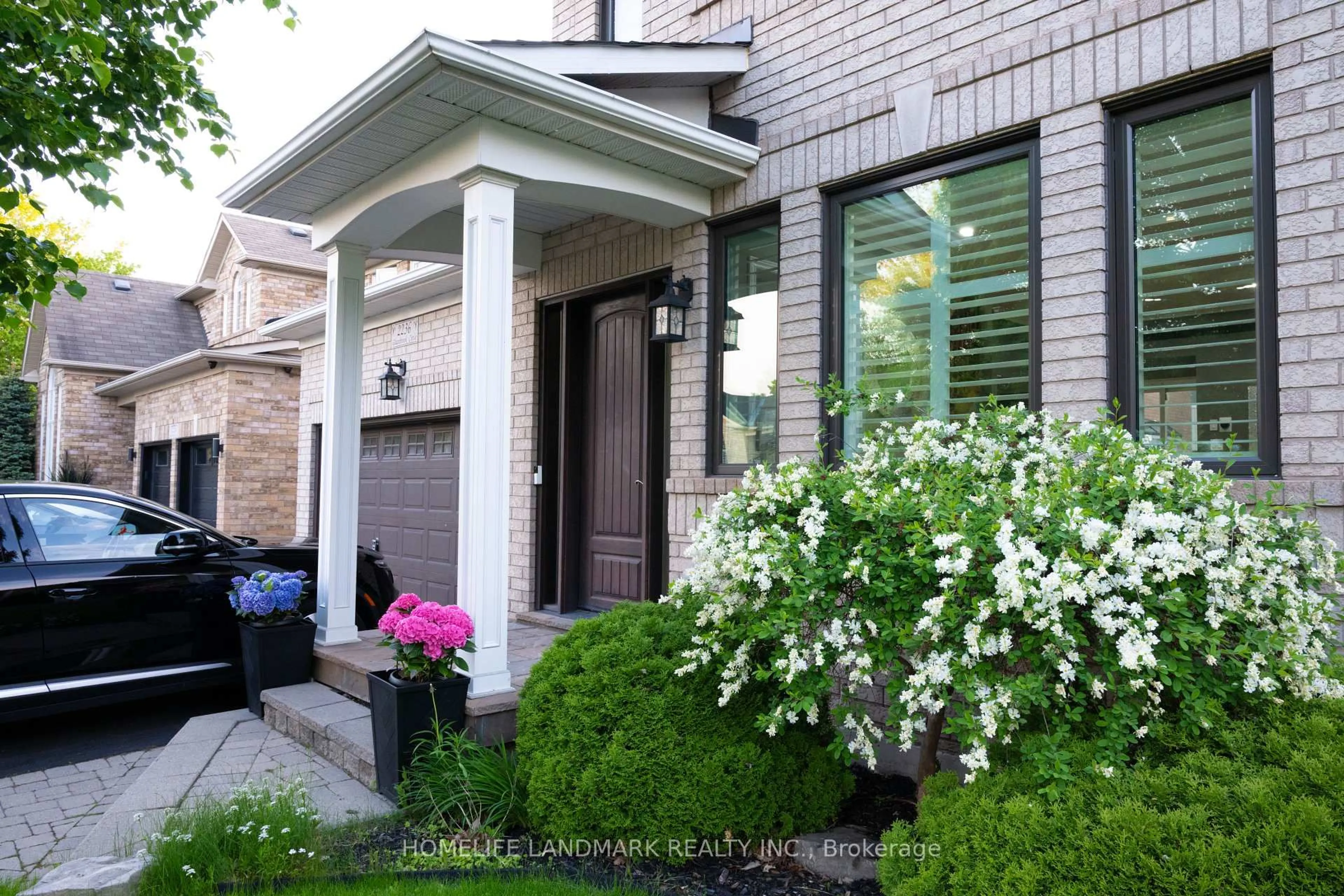 Home with brick exterior material, street for 2236 Glazebrook Circ, Oakville Ontario L6M 5B5