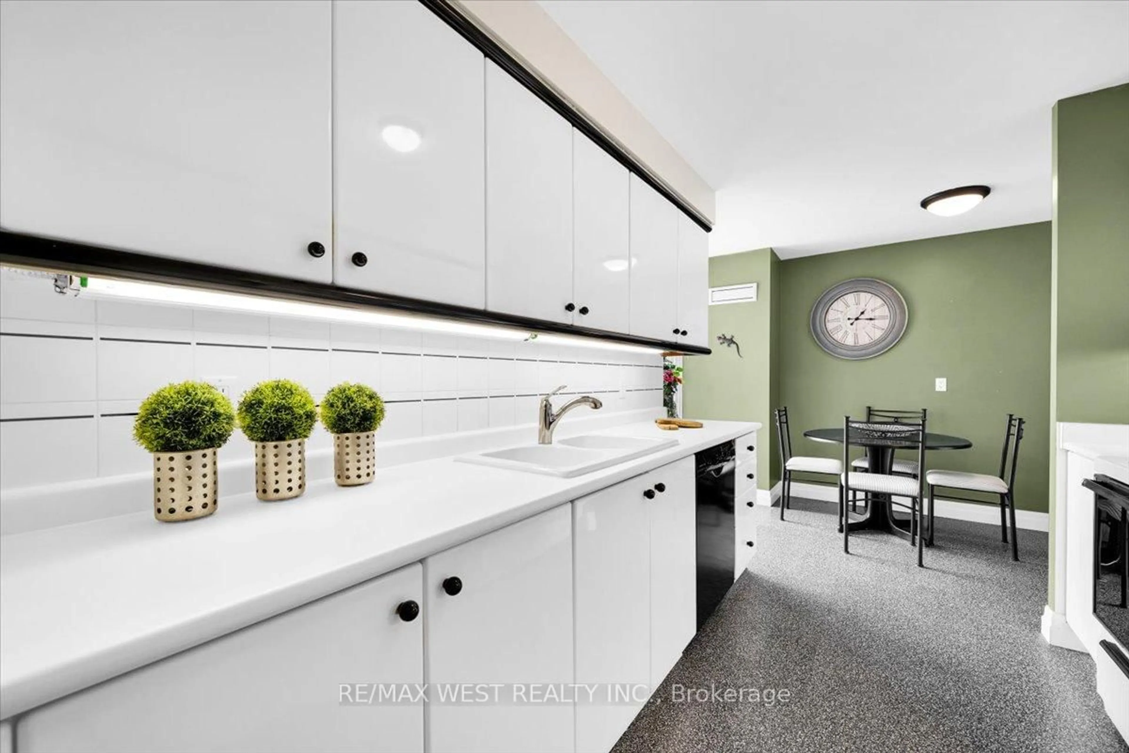 Contemporary kitchen, ceramic/tile floor for 2285 Lake Shore Blvd #1608, Toronto Ontario M8V 3X9