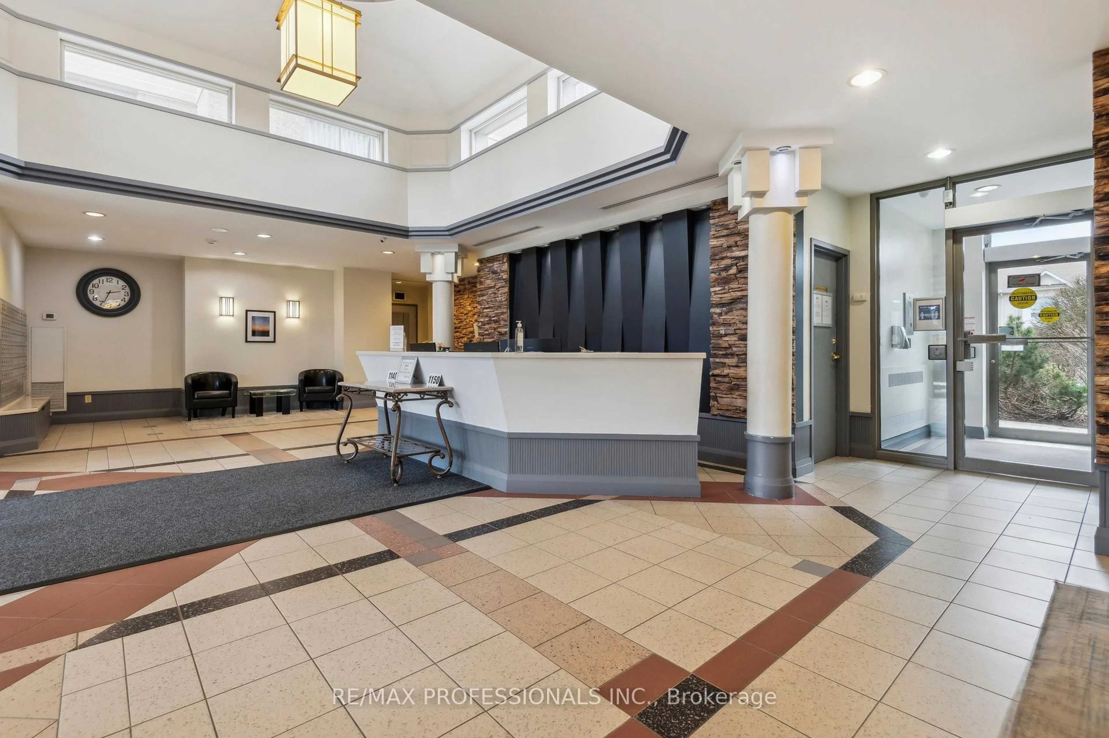 Lobby for 1140 Parkwest Pl #103, Mississauga Ontario L5E 3K9
