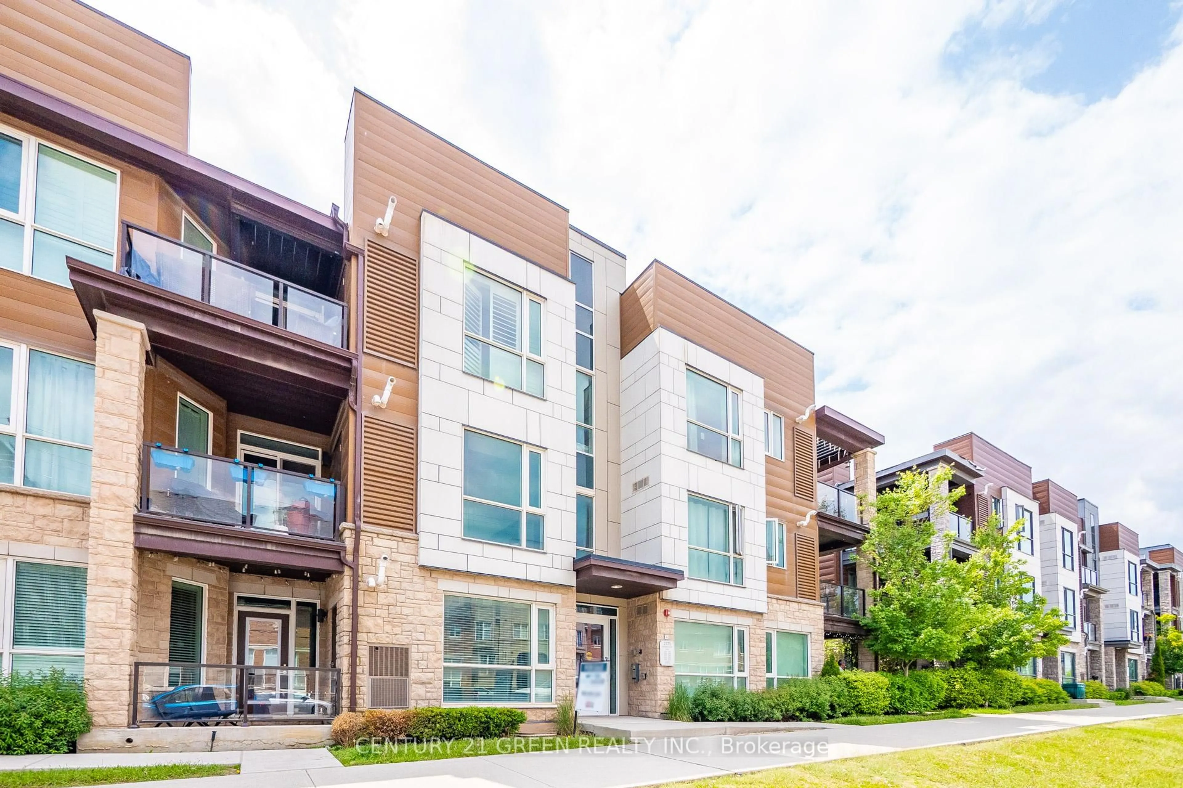 Patio, unknown for 2370 Khalsa Gate #306, Oakville Ontario L6M 1P5
