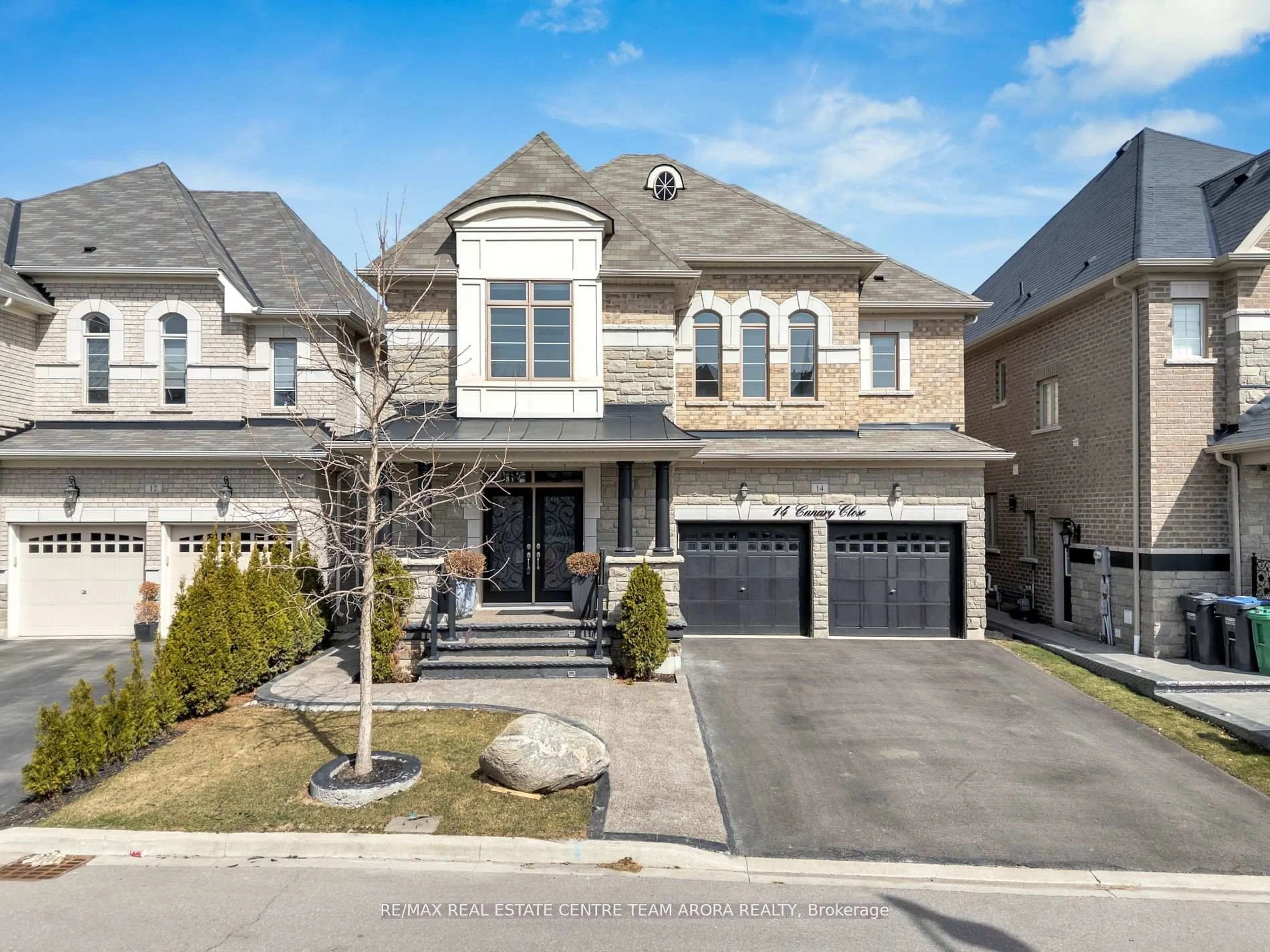 Home with brick exterior material, street for 14 Canary Clse, Brampton Ontario L6X 5L1