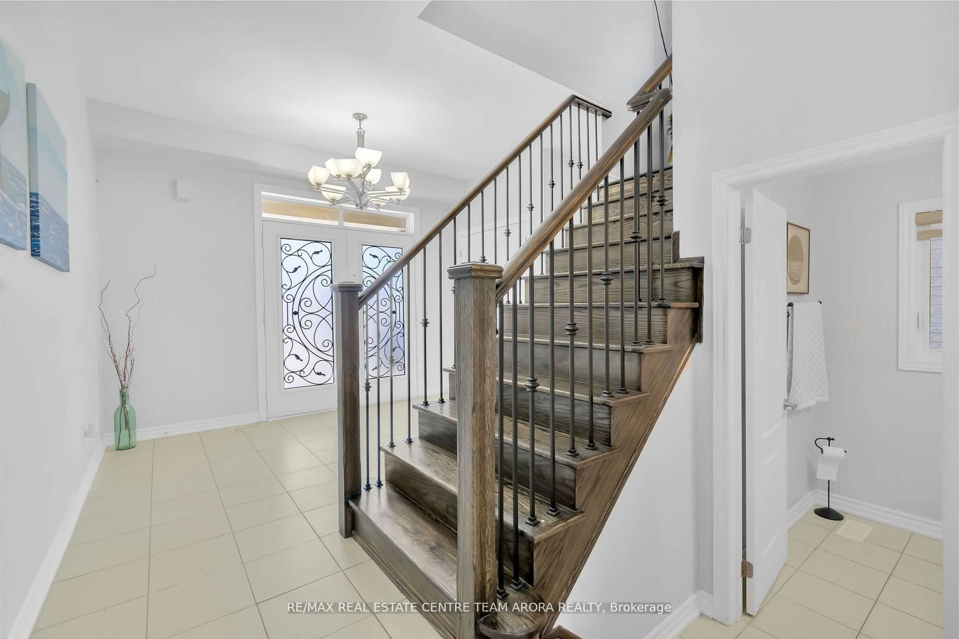 Stairs for 14 Canary Clse, Brampton Ontario L6X 5L1
