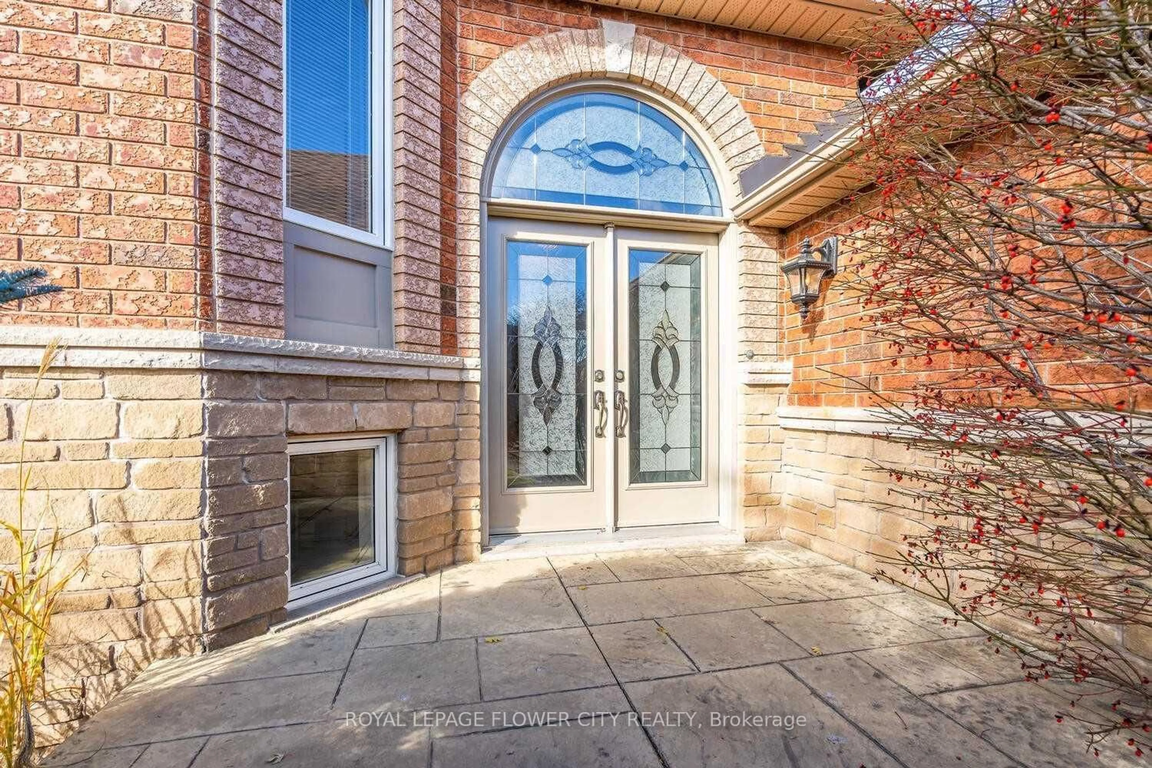 Indoor entryway for 14103 Argyll Rd, Halton Hills Ontario L7G 5T8