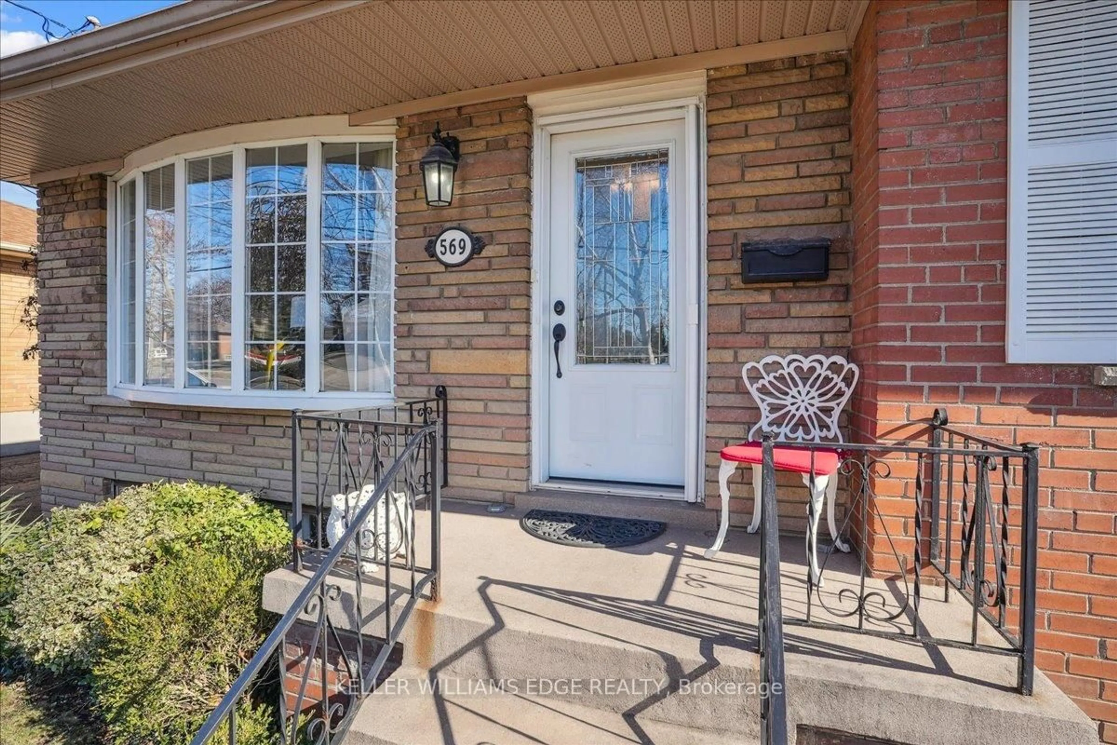 Unknown for 569 Lees Lane, Oakville Ontario L6L 4T6