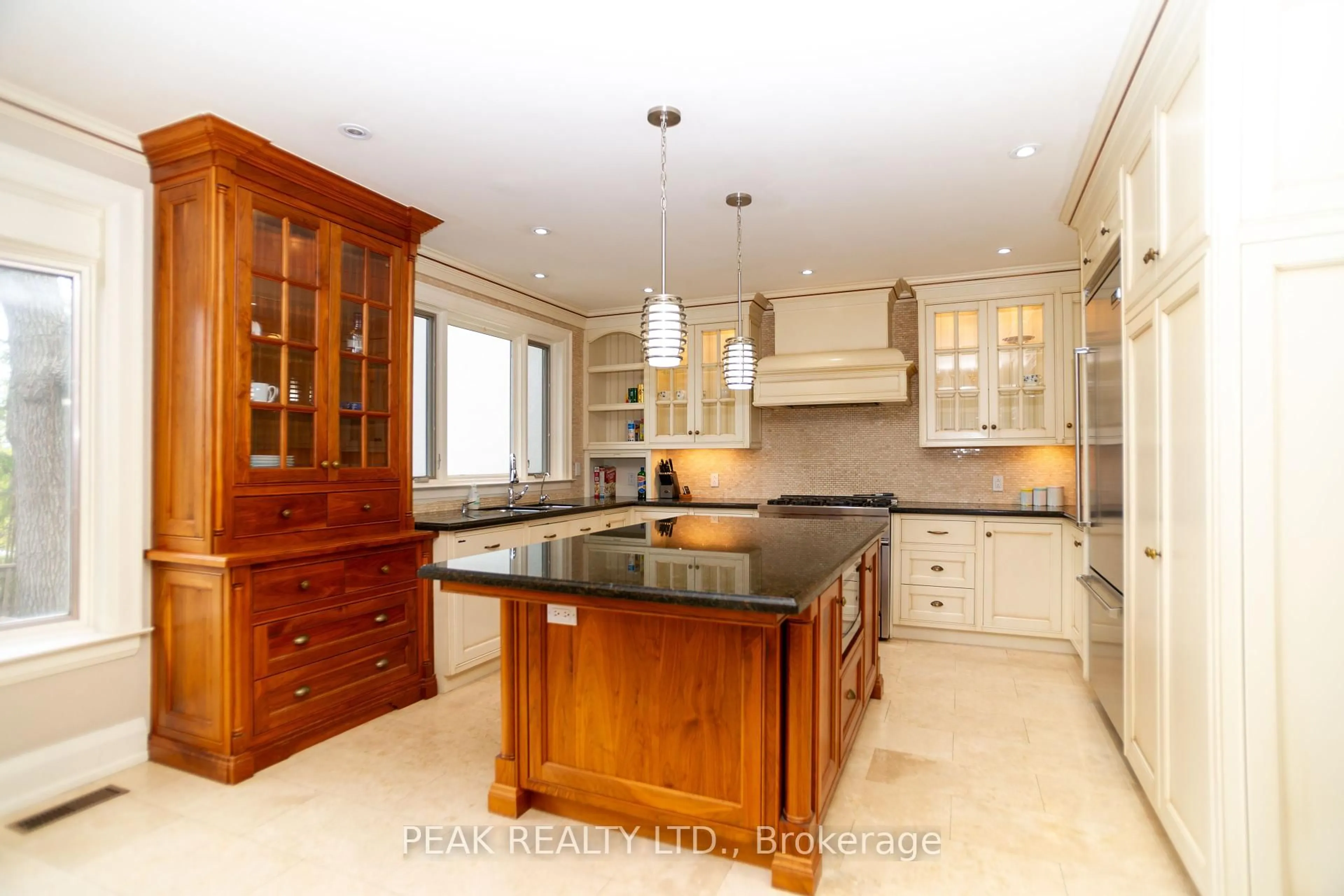Open concept kitchen, ceramic/tile floor for 136 Humbercrest Blvd, Toronto Ontario M6S 4L3