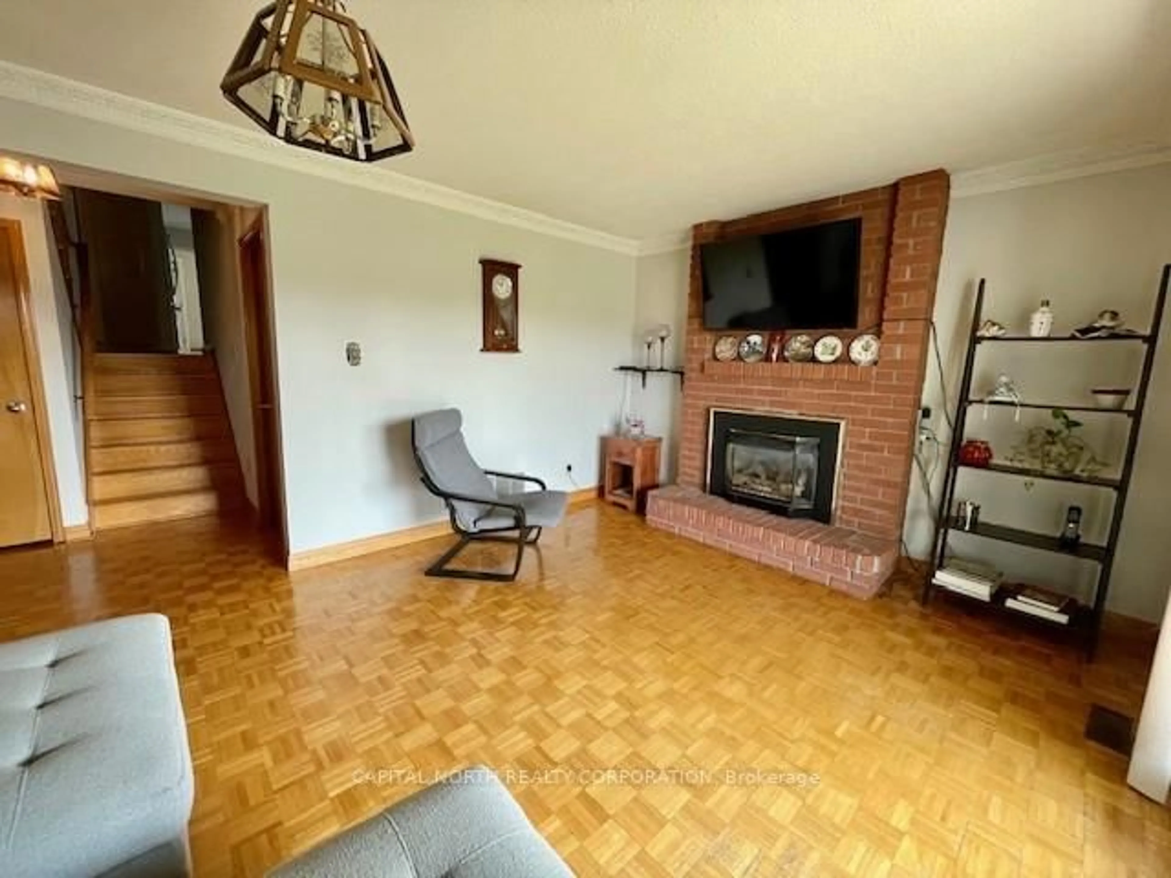 Living room with furniture, unknown for 9 Sawmill Rd, Toronto Ontario M3L 2L3