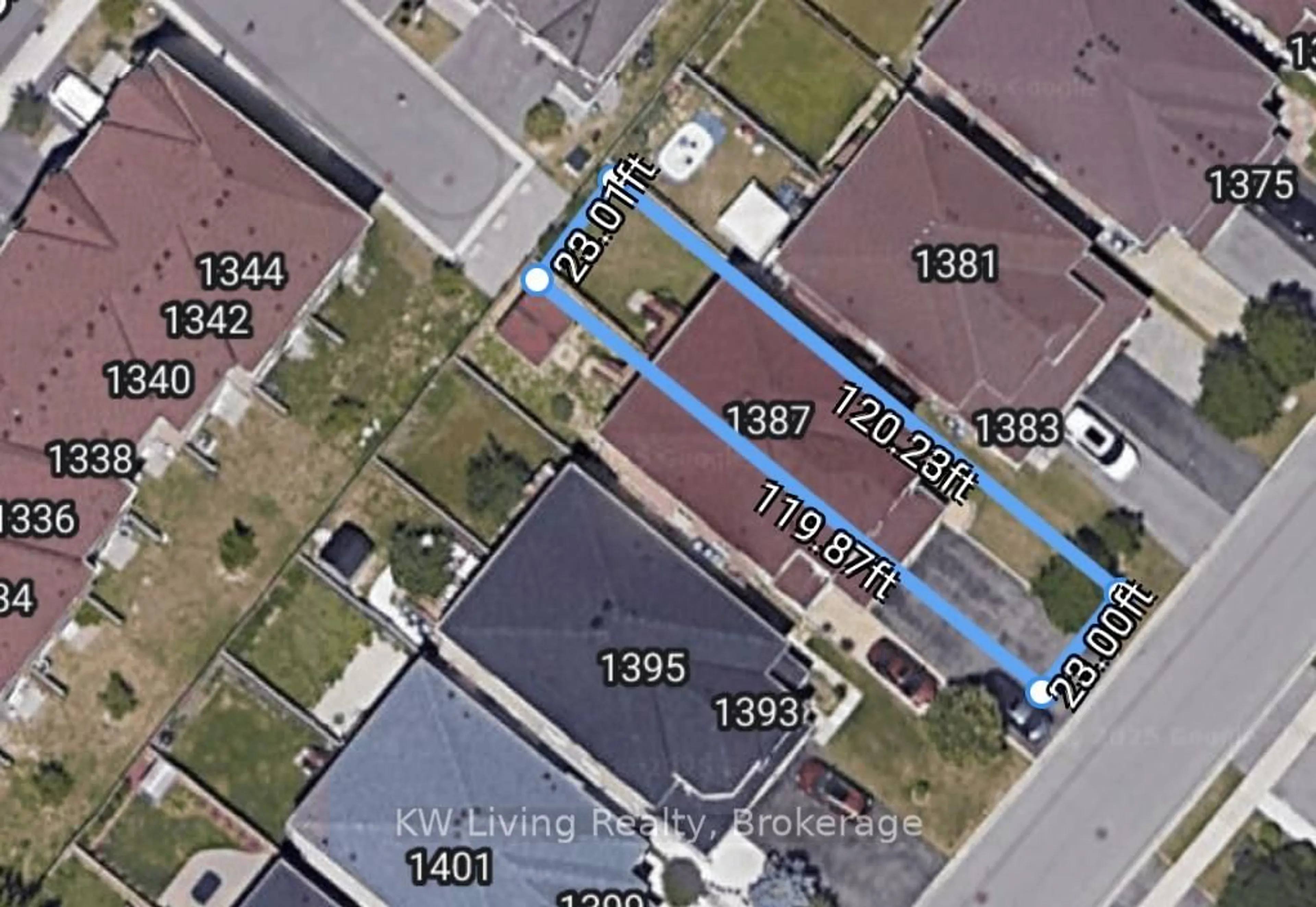 A pic from outside/outdoor area/front of a property/back of a property/a pic from drone, street for 1387 Weir Chse, Mississauga Ontario L5V 2X1