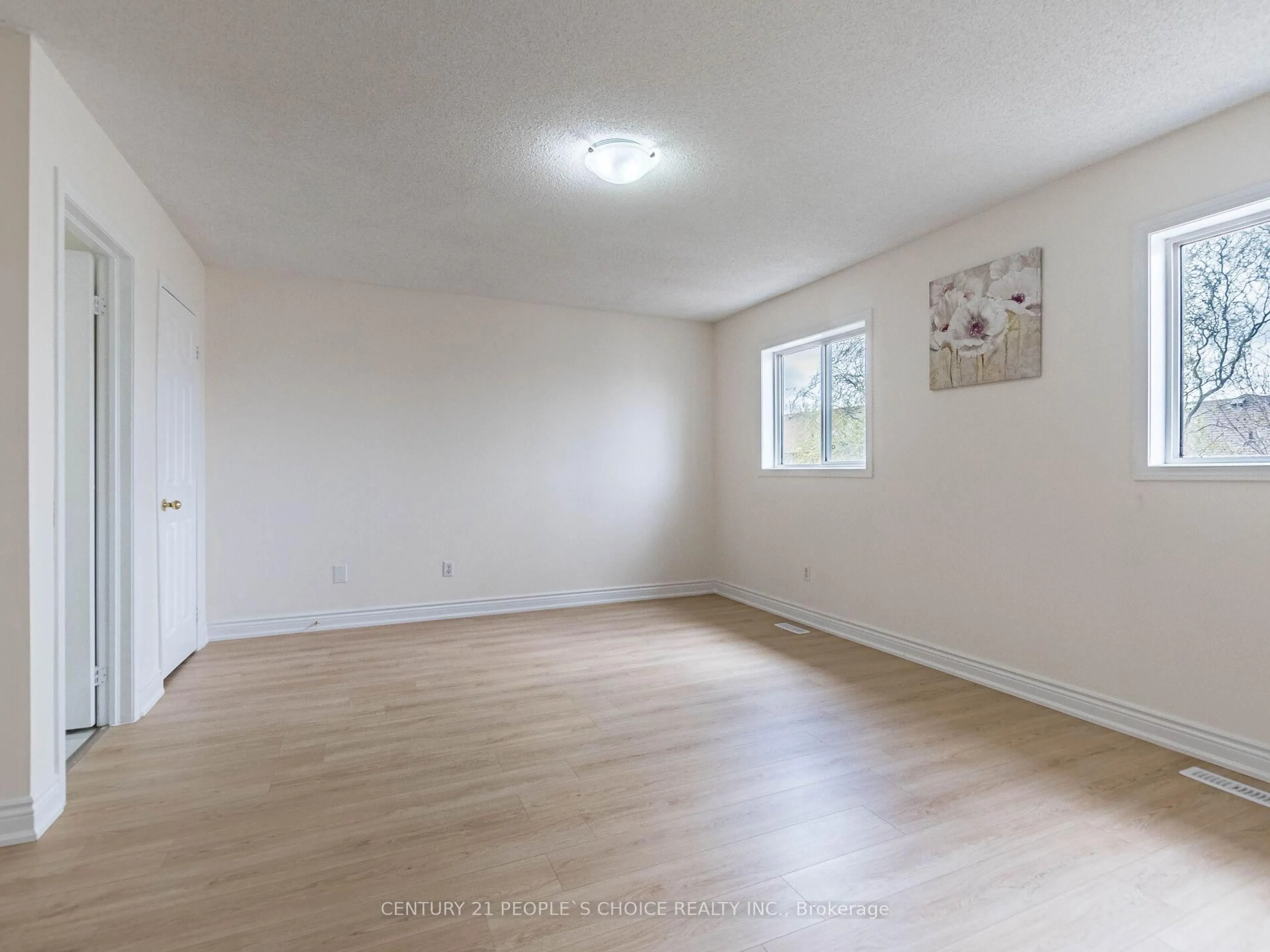 A pic of a room for 32 Twin Pines Cres, Brampton Ontario L7A 1M6