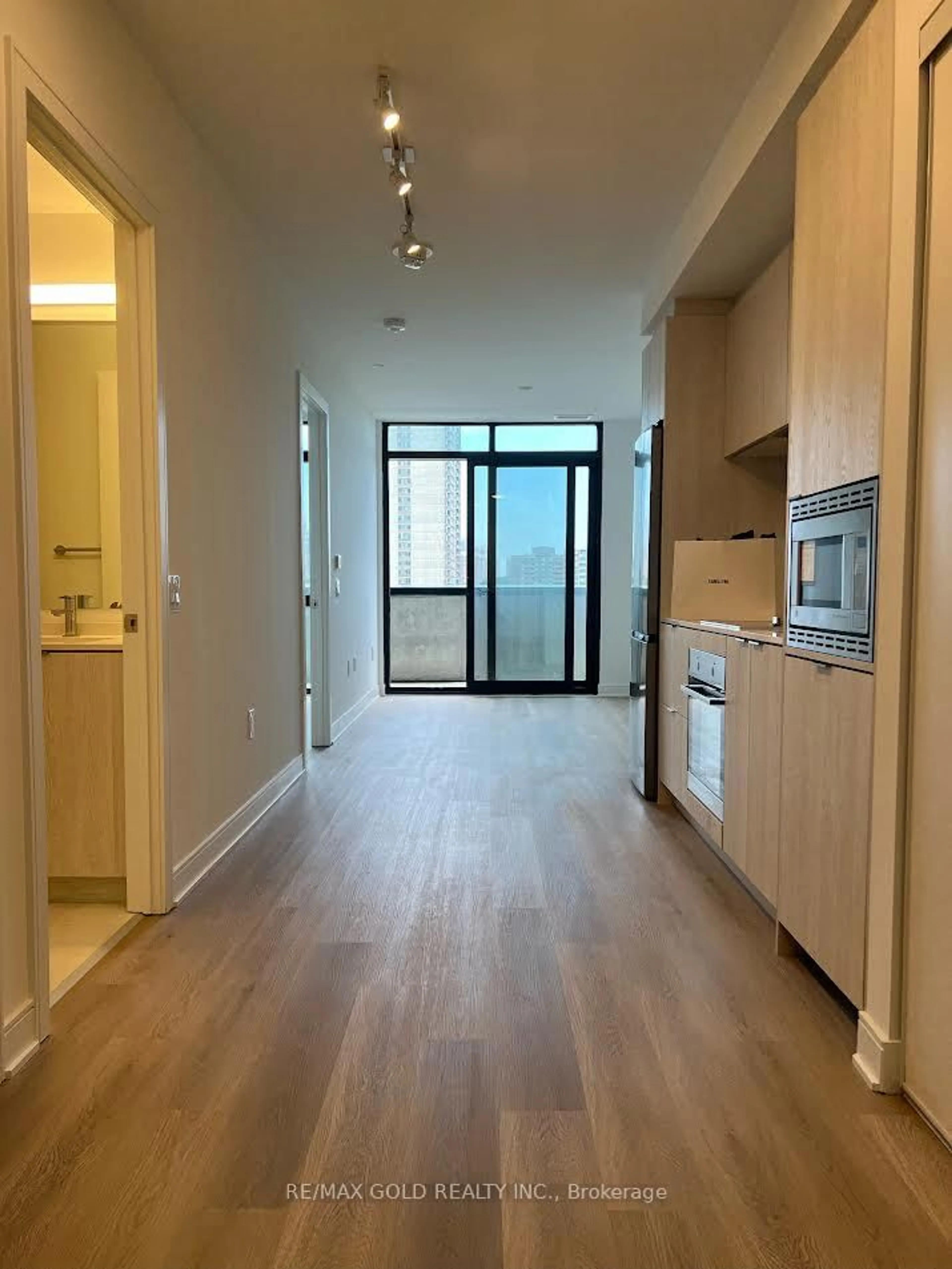 A pic of a room for 86 Dundas St #706, Mississauga Ontario L5A 1W4